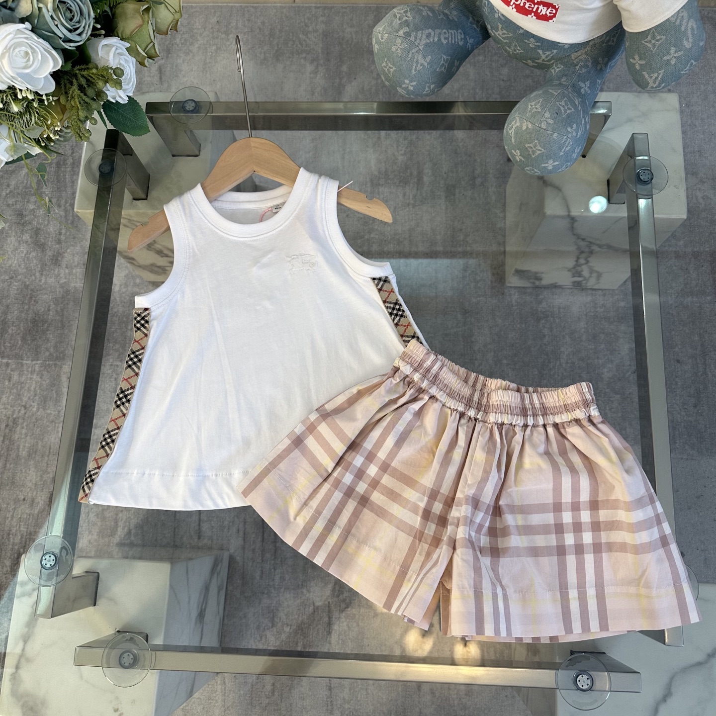 Burberry 巴宝莉,童装,女童套装,背心拼接条纹,阔腿裙裤,夏天冰凉清透,上身舒适又好看,码数 2