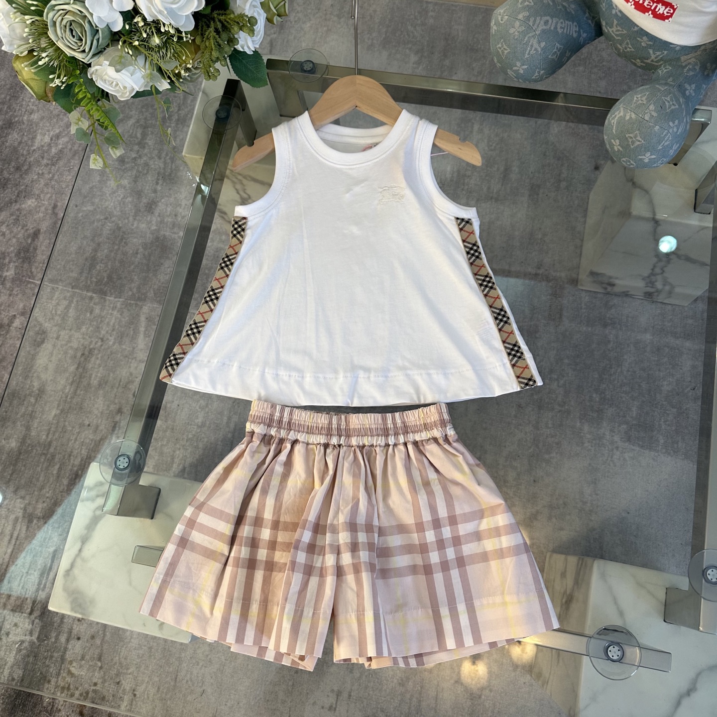 Burberry 巴宝莉,童装,女童套装,背心拼接条纹,阔腿裙裤,夏天冰凉清透,上身舒适又好看,码数 3