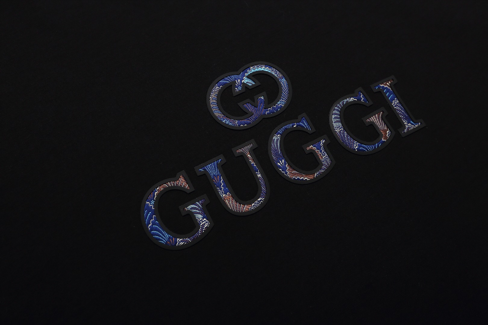 Gucc/古驰 刺绣布及镂空压胶Logo短袖T恤 白色 黑色