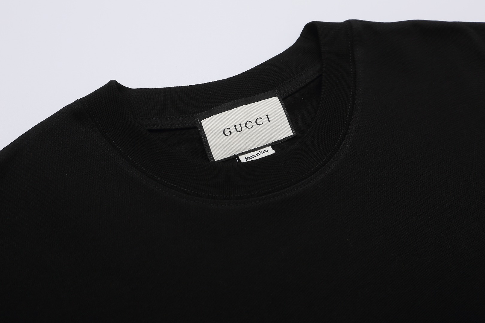 Gucc/古驰 刺绣布及镂空压胶Logo短袖T恤 白色 黑色