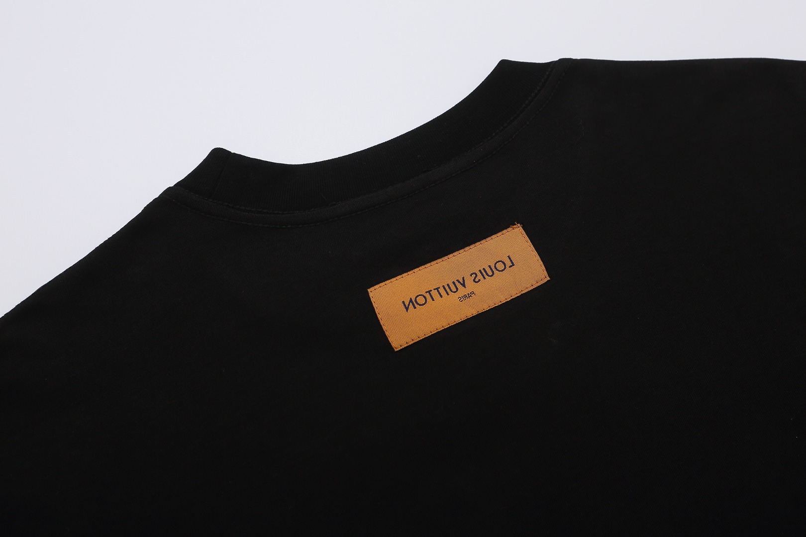 Louis Vuitton/路易威登 植绒立体压胶Logo短袖T恤 白色 黑色