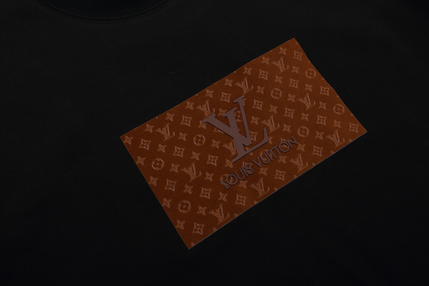 Louis Vuitton/路易威登 植绒立体压胶Logo短袖T恤 白色 黑色