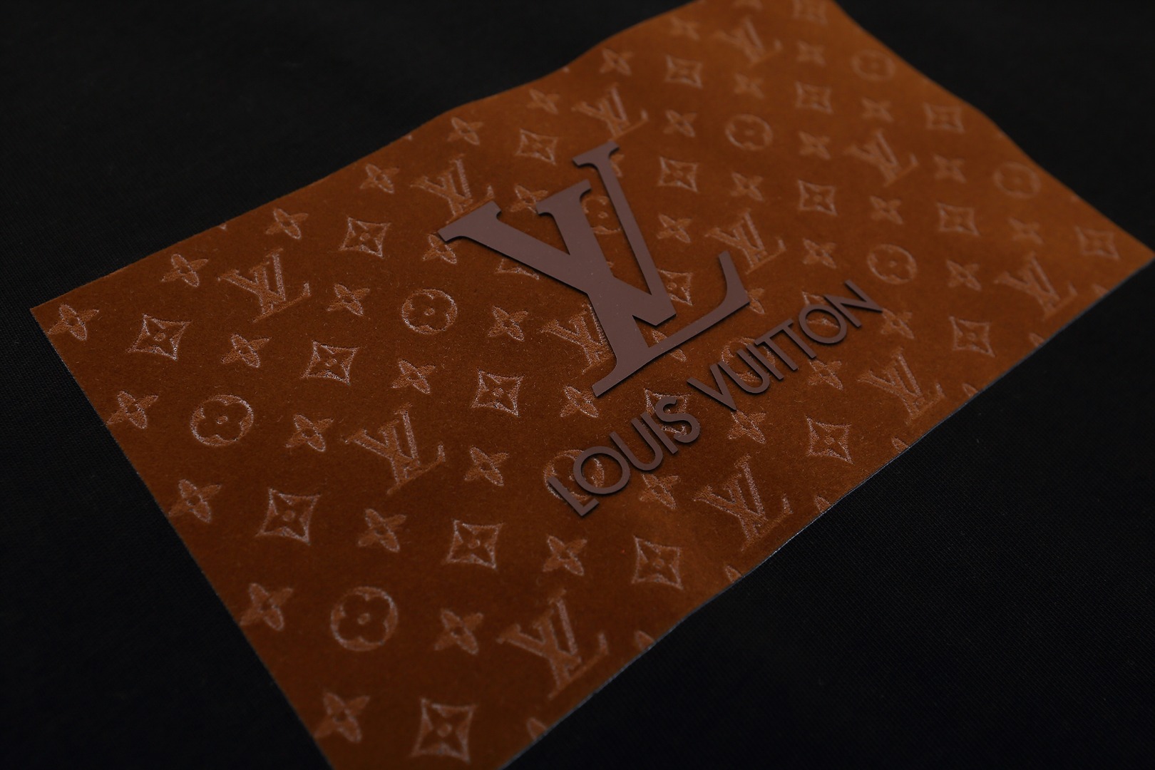 Louis Vuitton/路易威登 植绒立体压胶Logo短袖T恤 白色 黑色