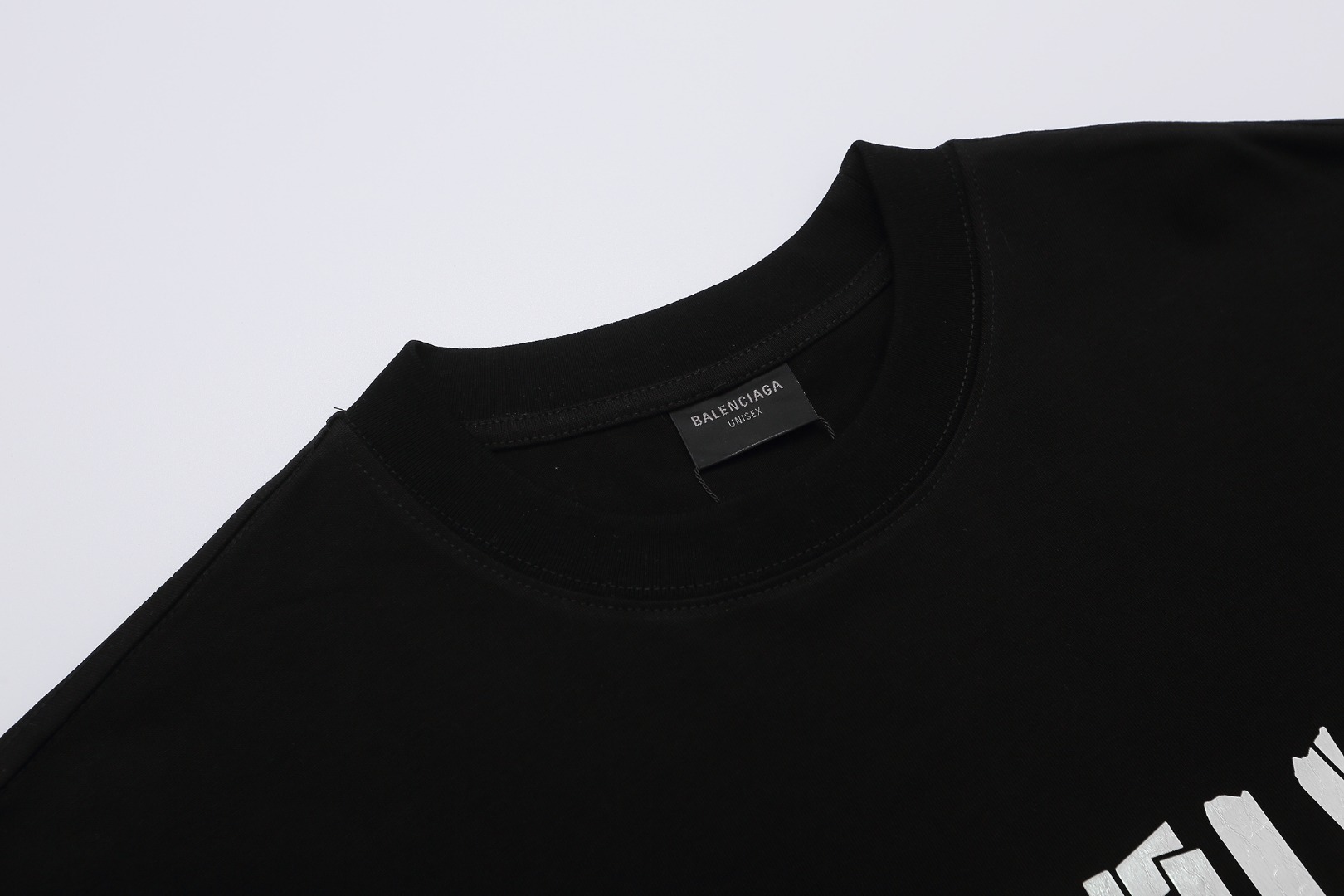 Balenciaga/巴黎世家 金属硅胶裂纹Logo短袖T恤 白色 黑色