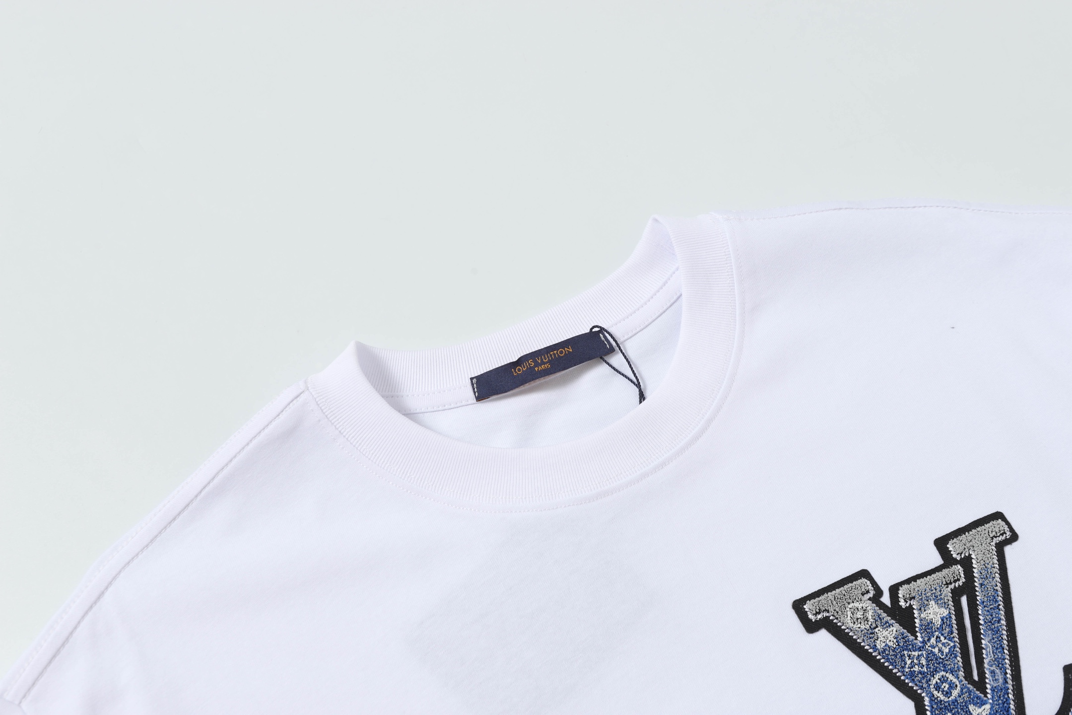Louis Vuitton/路易威登 25ss 渐变小标牙刷绣圆领短袖T恤 黑色 白色