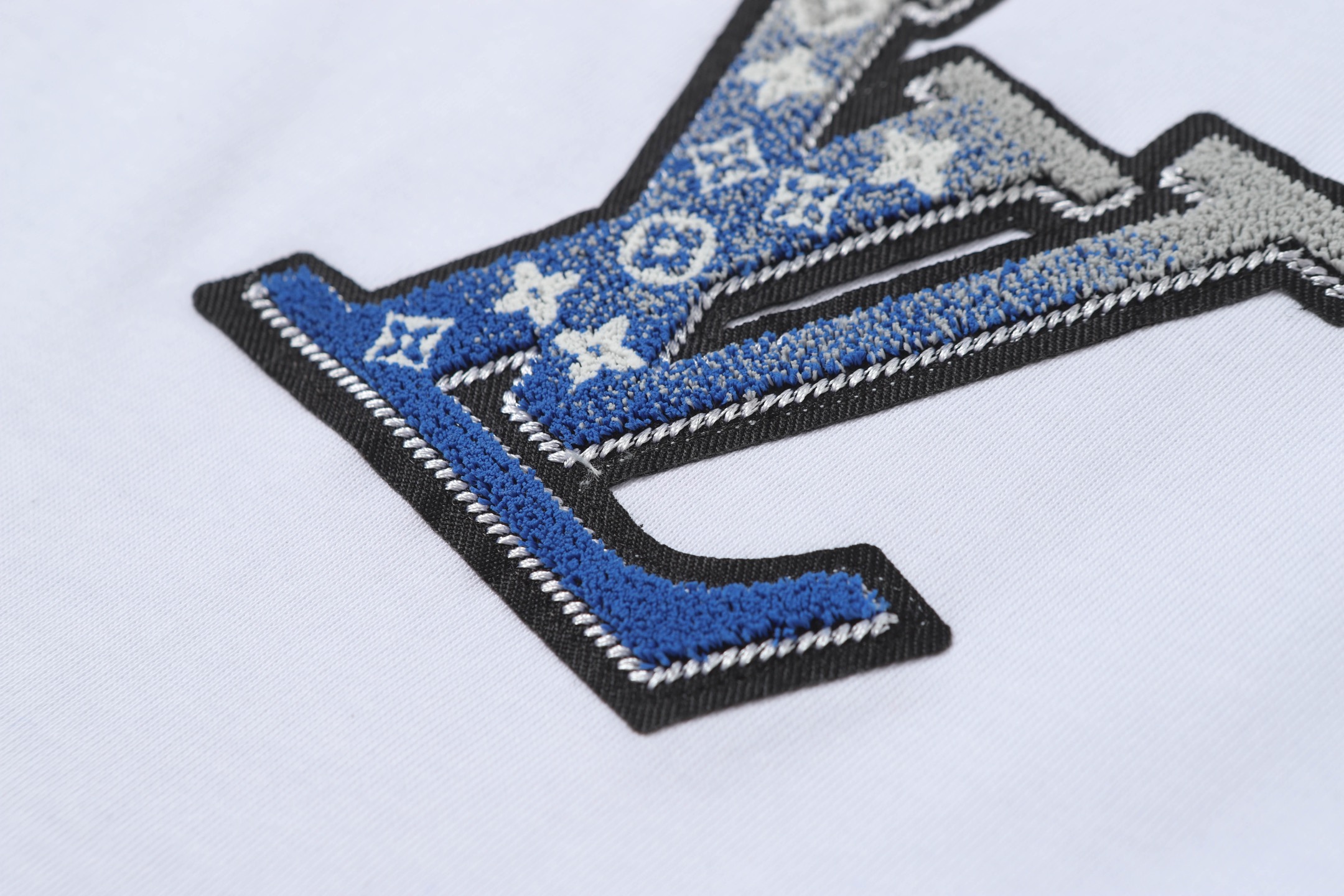 Louis Vuitton/路易威登 25ss 渐变小标牙刷绣圆领短袖T恤 黑色 白色