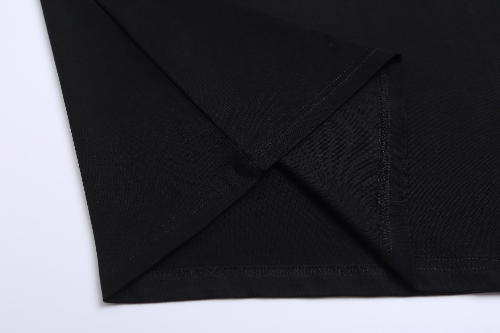 Givenchy/纪梵希 25ss 立体压胶字母短袖T恤