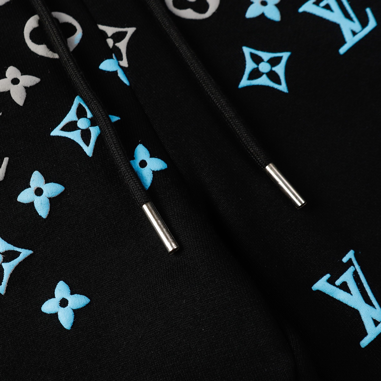 Louis Vuitton/路易威登 满印渐变LOGO发泡短裤