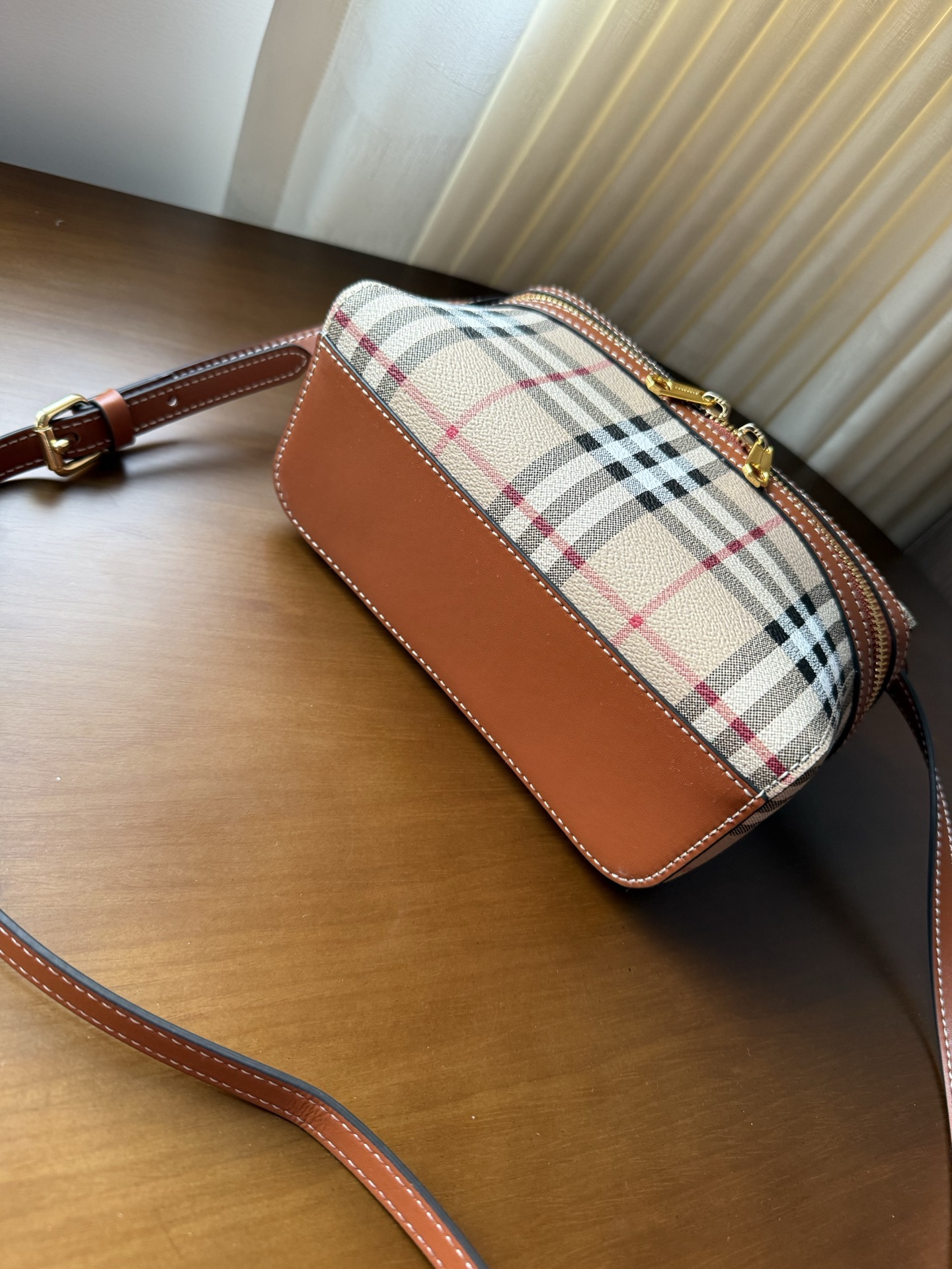BBR vintage Limonta box bag, shown in the complete original source image set. 7