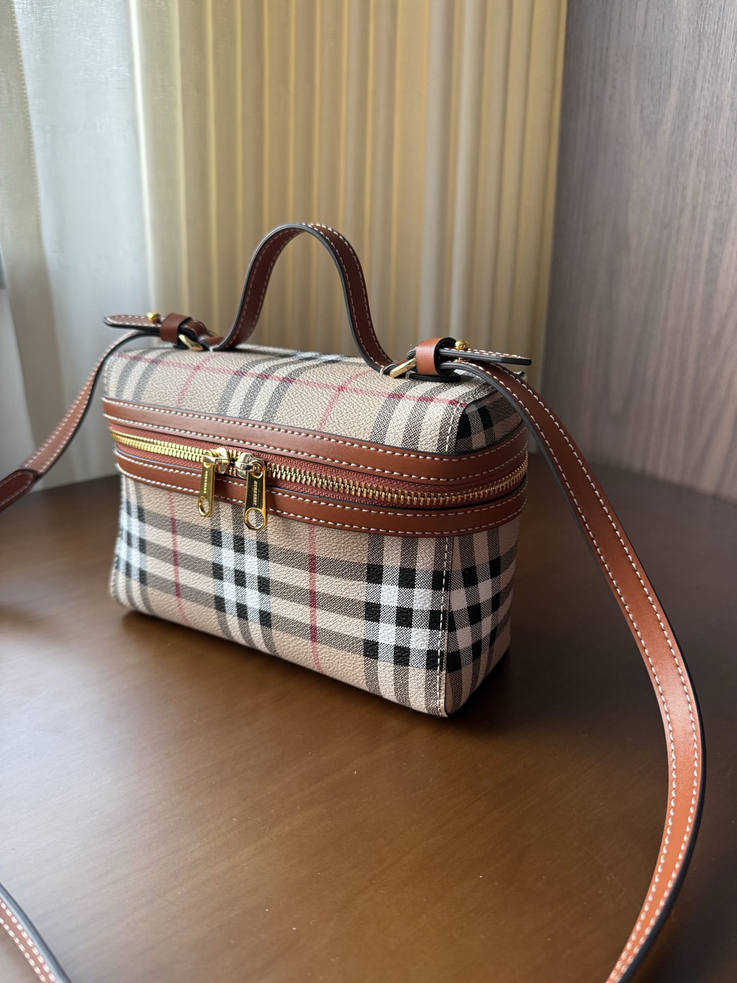 BBR vintage Limonta box bag, shown in the complete original source image set. 6