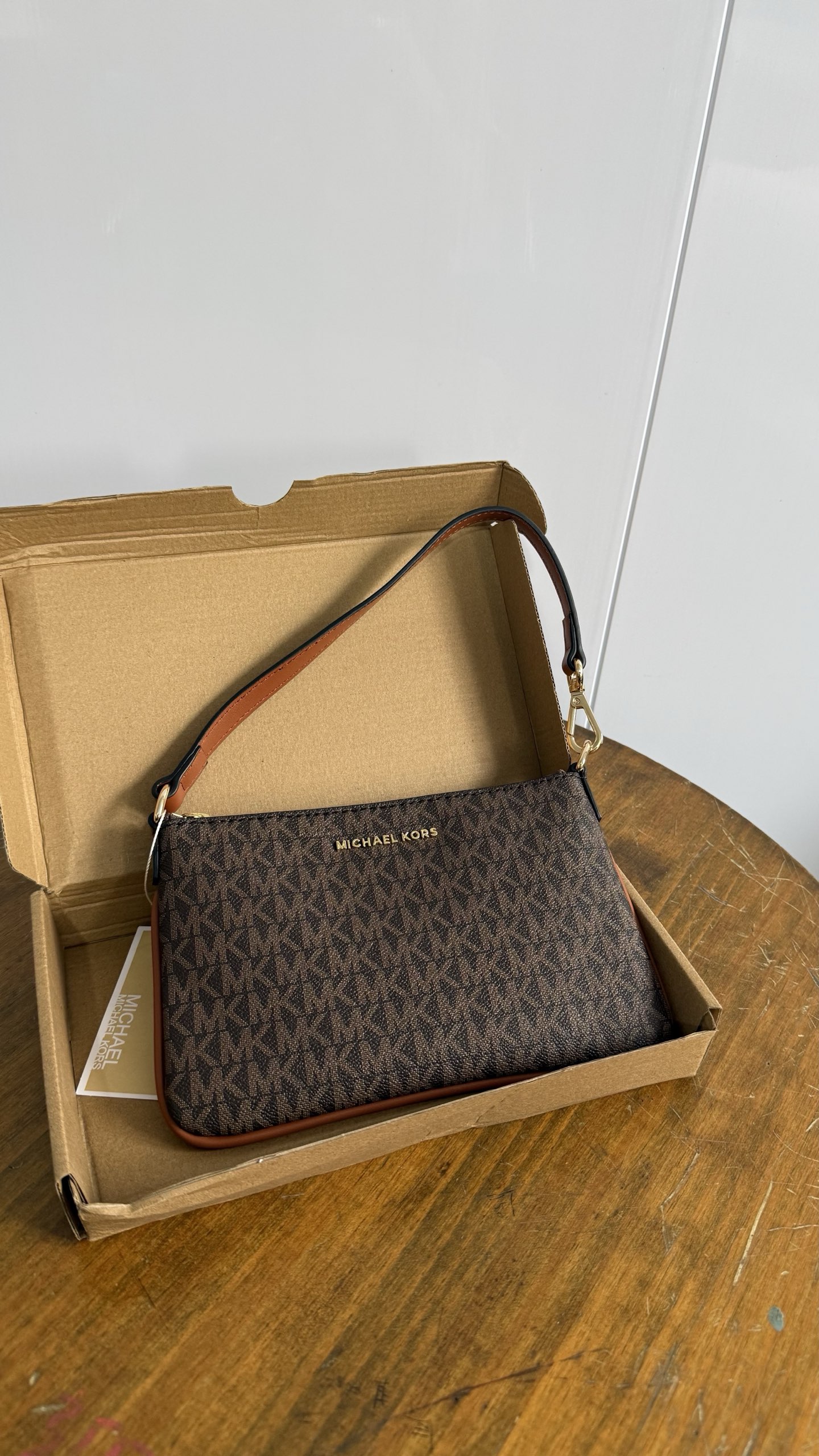 Gucci Classic Handcrafted Luxury Leather Shoulder Bag Ref.6B877A58 2