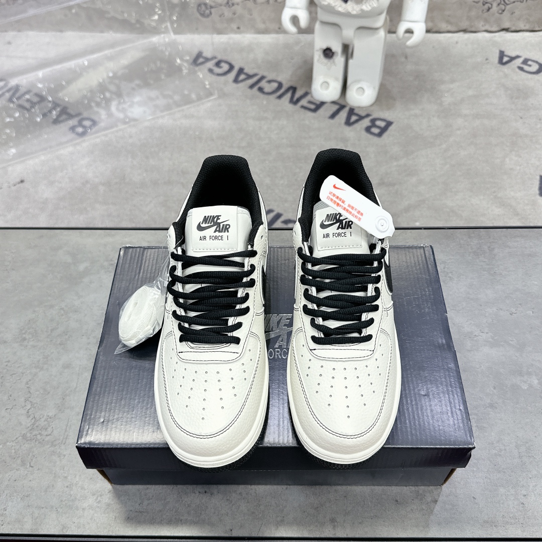 NO:469157,BALENCIAGANike Air Force 1'07 Low Co-branded three hooks Mi Hei Air Force One low-top casual version shoes #customized leather original last original cardboard Pure Air Force version Built-in full palm air cushion Balenciaga new co-branded work Classic extraordinary. Size 36 36.5 37.5 38 38.8 39 40 40.5 41 42 42.5 43 44 45, casual shoes/sports shoes, balenciaga, balenciaga, sneakers19860909BALENCIAGANike 巴黎世家联名款 Air Force 1'07 Low 联名三勾 米黑 空军一号低帮休闲版鞋 #定制皮料 原楦头原纸板 纯正空军版型 内置全掌气垫 巴黎世家联名新作 经典不凡. 尺码36 36.5 37.5 38 38.8 39 40 40.5 41 42 42.5 43 44 45,休闲鞋/运动鞋,balenciaga,balenciaga,sneakers,Women's Shoes