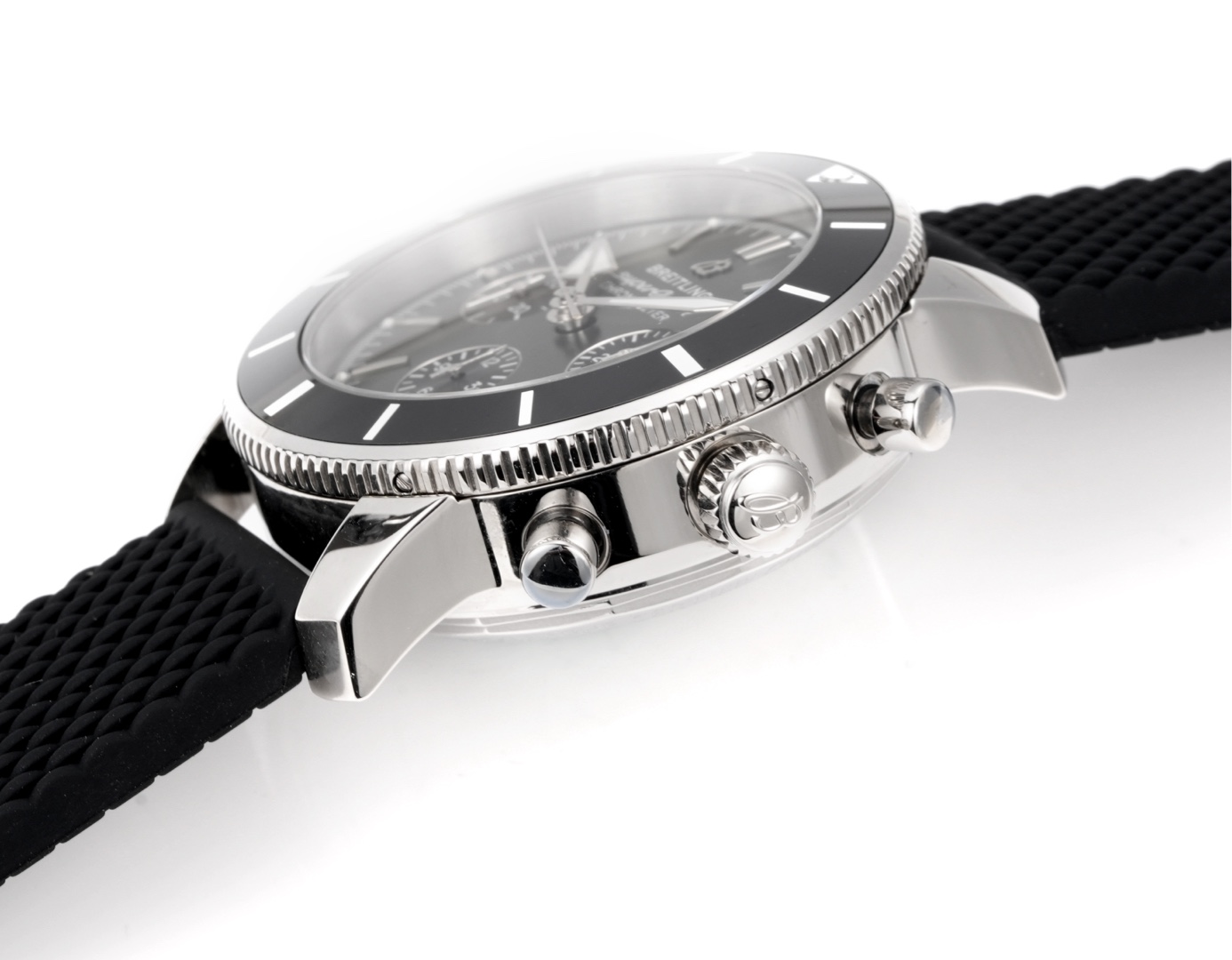 Breitling Super Ocean Chronograph 46 Review: Features, Design, and Performance - 图片 6