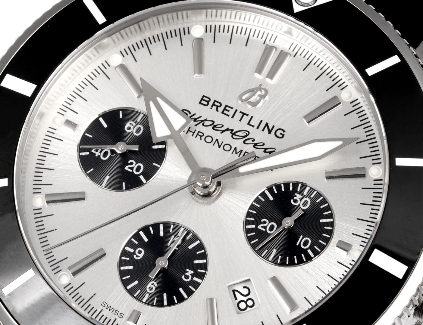Breitling Super Ocean Chronograph 46: 100-Year Spirit with Panda Clock & Milan Steel Belt – Review & Features - 图片 3