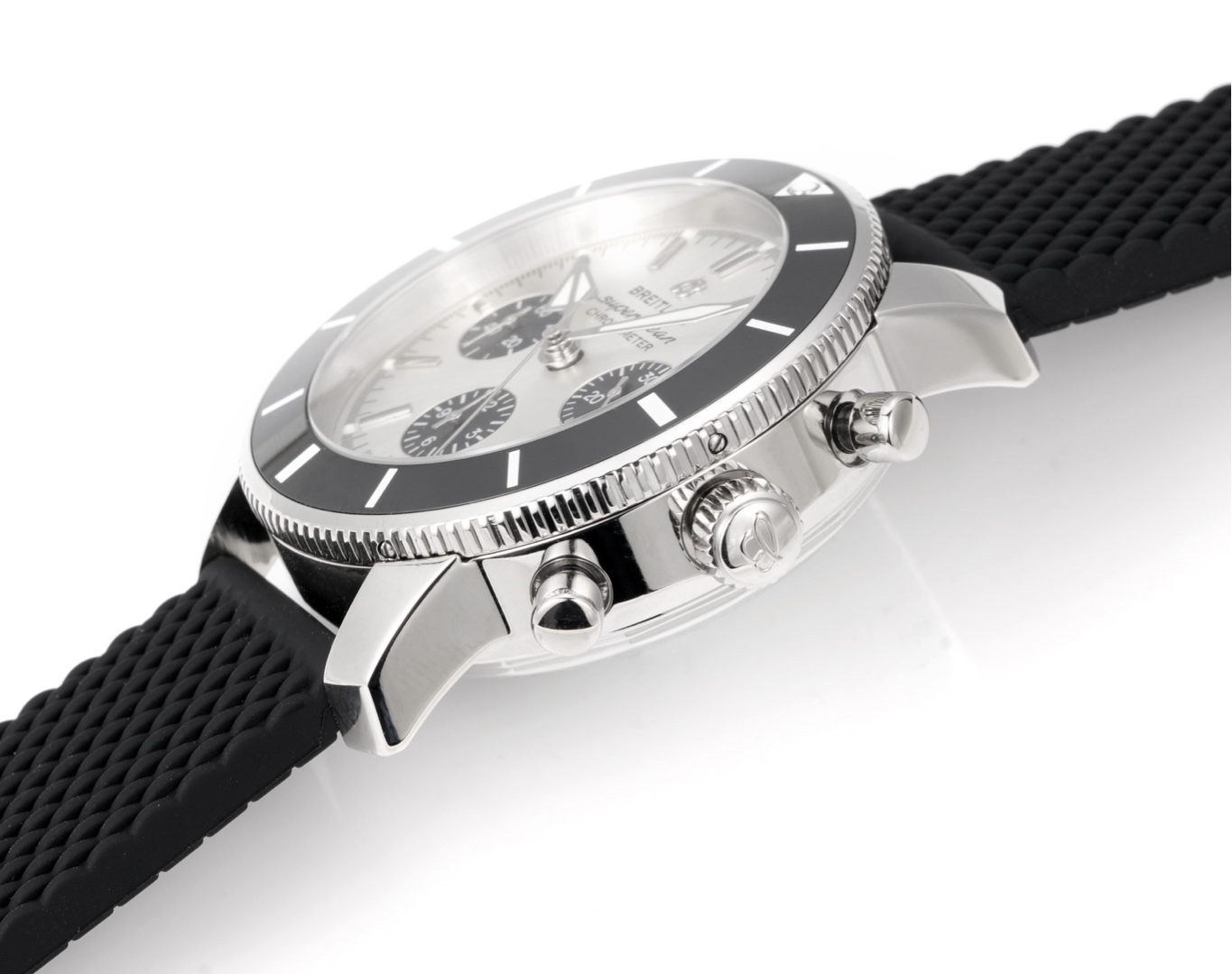 Breitling Super Ocean Chronograph 46: 100-Year Spirit with Panda Clock & Milan Steel Belt – Review & Features - 图片 6