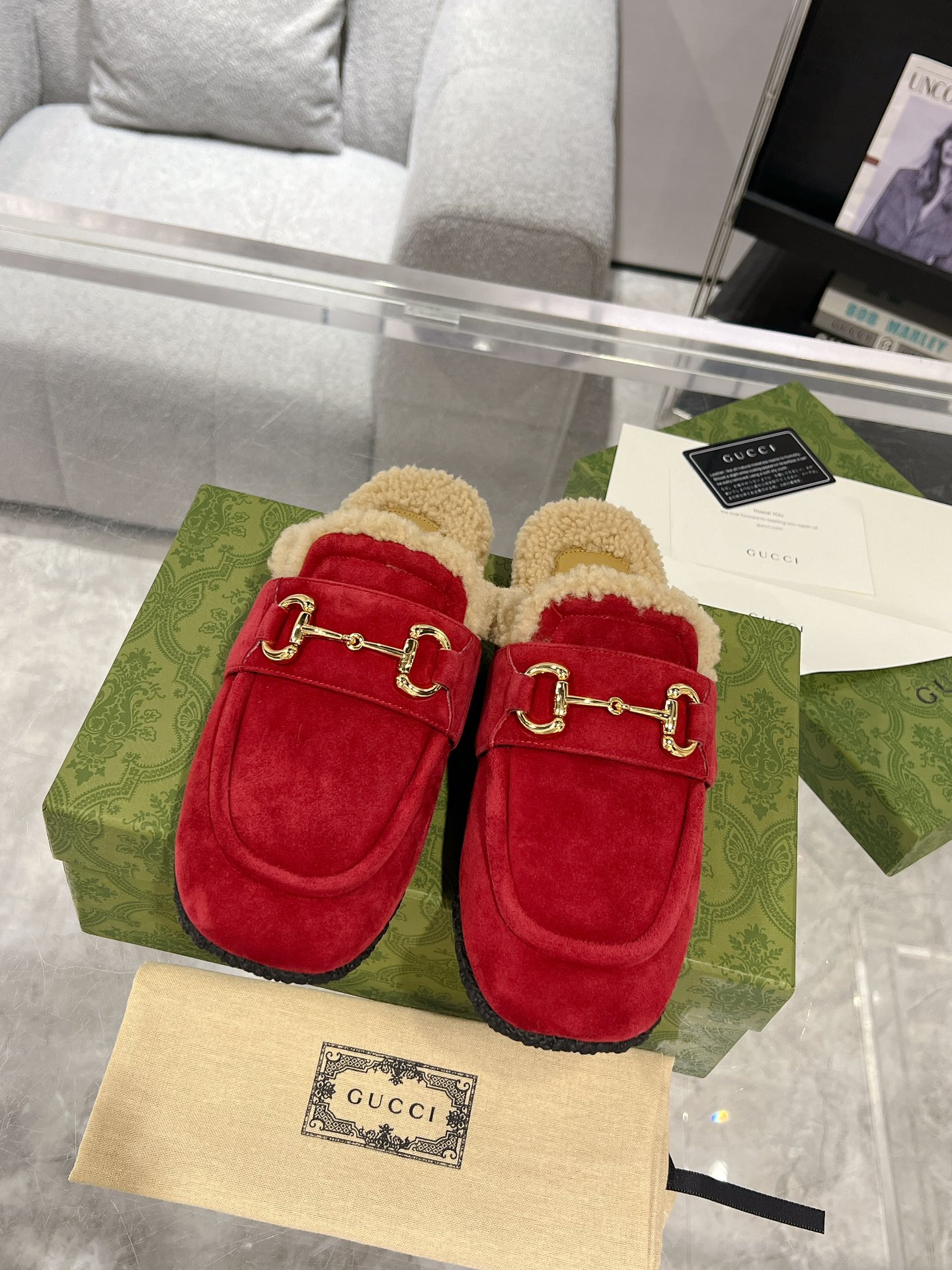 Najlepsza luksusowa replika
 Gucci Klapki buty mules