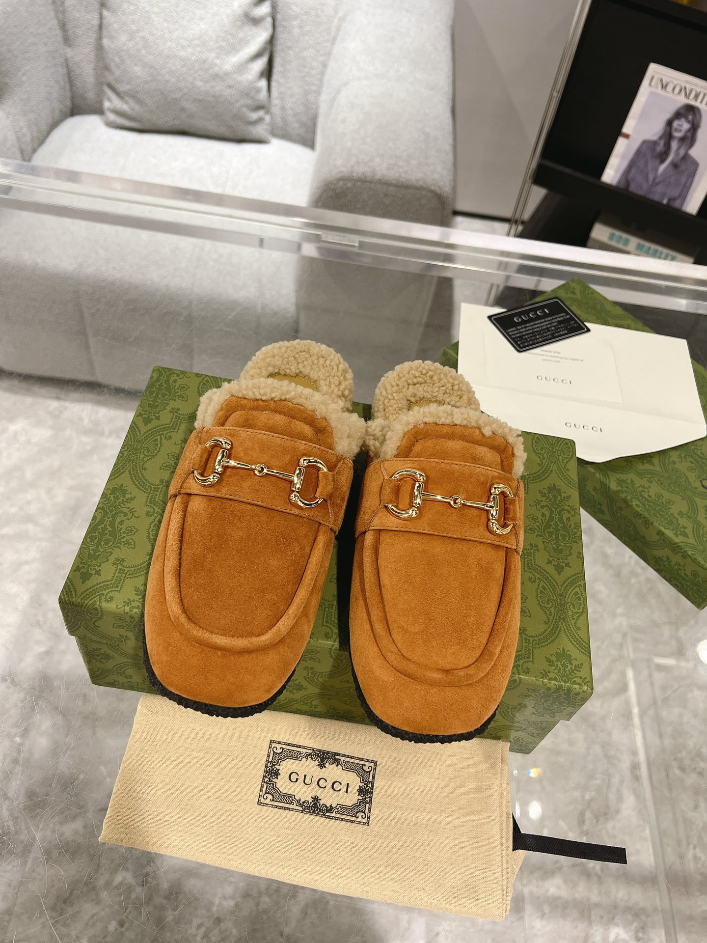 Gucci Kupić
 Klapki buty mules