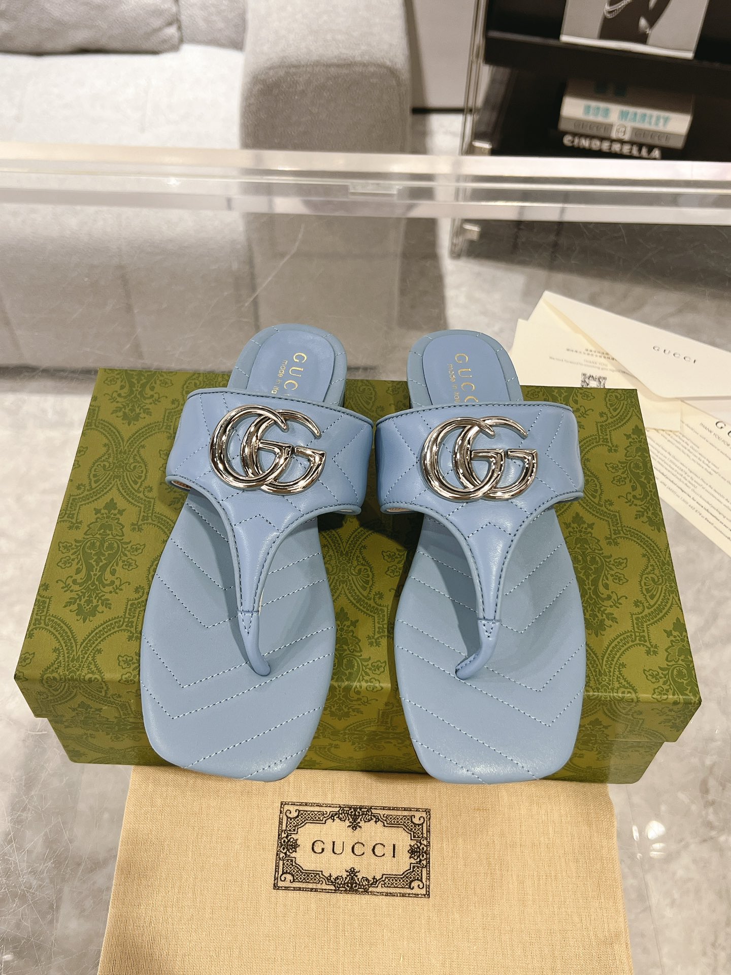 Gucci Marmont Buty Sandały Biały Prawdziwa skóra Skóra owcza