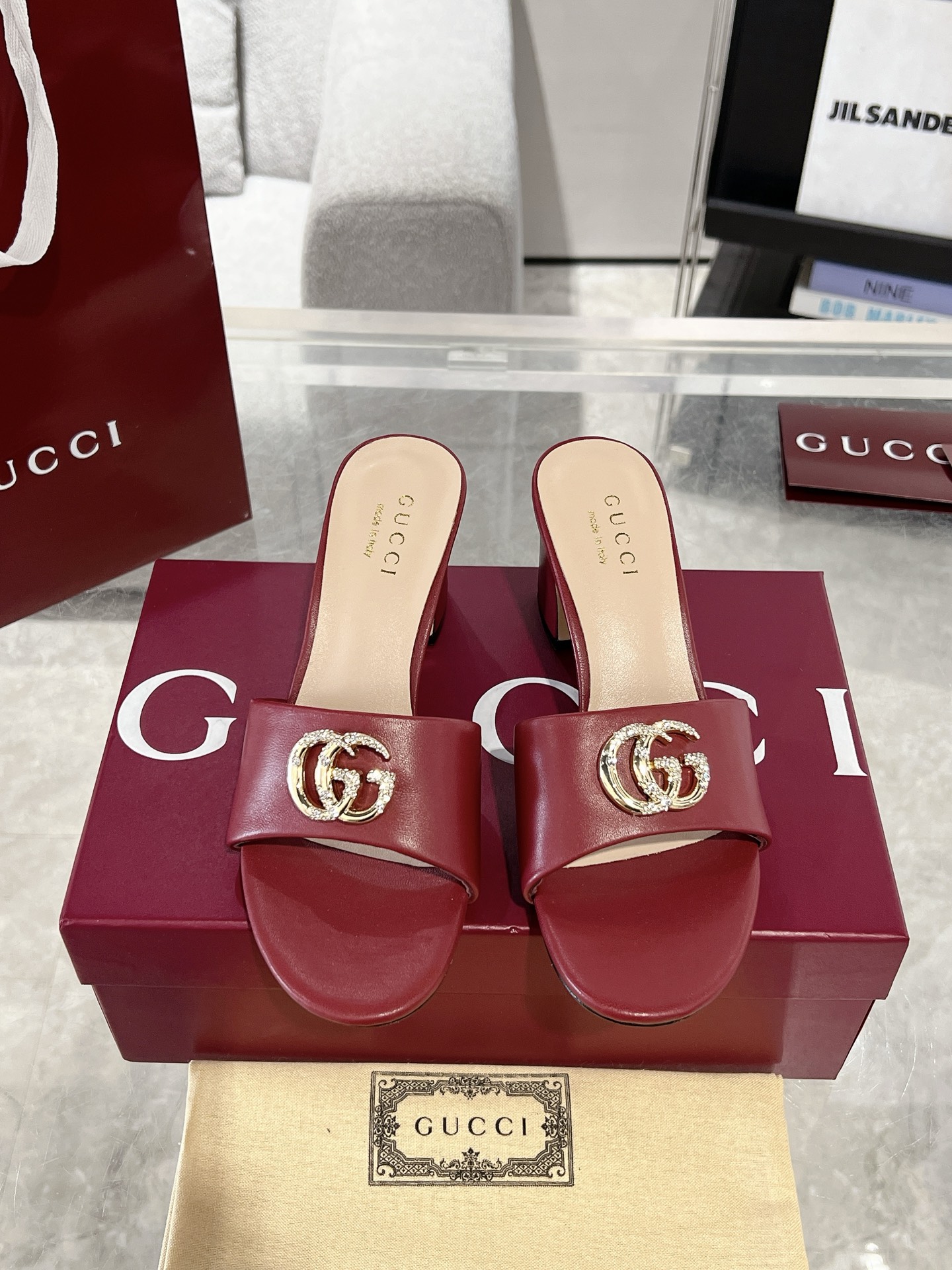 NO:171222,Gucci 25ss Spring new product, double G high-heel slippers, high-end version recommendation, original version purchased for counter purchase, all details, materials, all the same as what you bought in counter, upper cowhide, sheep, genuine leather outsole, heel height 6.5cm size: 35-42 (40.41.42 custom made without return or exchange), slippers, gucci, slippers, cowhide, Leather soles19860909Gucci 25ss春季新品 双G高跟拖鞋 高端版推荐 专柜购买原版一比一打造 所有细节 材料 全部跟你在专柜买到的都一样 鞋面牛皮 羊里 真皮大底 跟高6.5cm码数:35-42（40.41.42定做不退换）,拖鞋,gucci,slippers,cowhide,Leather soles,Women's Shoes