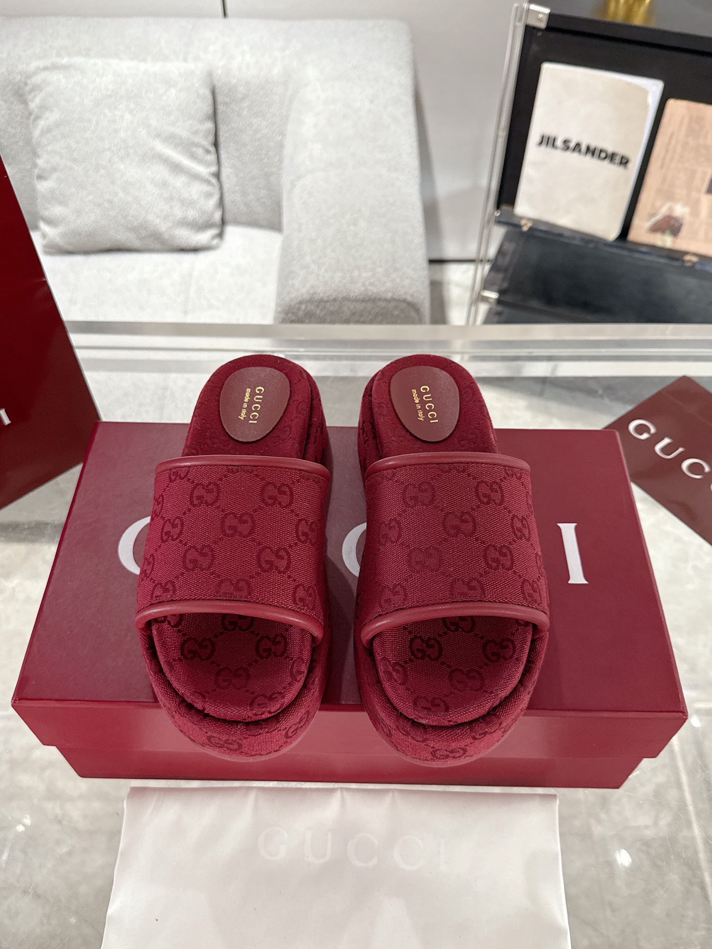 NO:232542,Couple model Gucci thick-soled classic GG embroidered canvas slippers Leg-tightening artifact yp one to one restore, all details Material Comfort, all the same as the original version, replica scale 98. Size 35-44, slippers, gucci, slippers19860909情侣款 Gucci 厚底经典GG刺绣帆布拖鞋 拉腿增高神器 yp一比一还原,所有细节 材质 舒适度 全部跟原版一样了 复刻度98.码数35-44,拖鞋,gucci,slippers,Women's Shoes