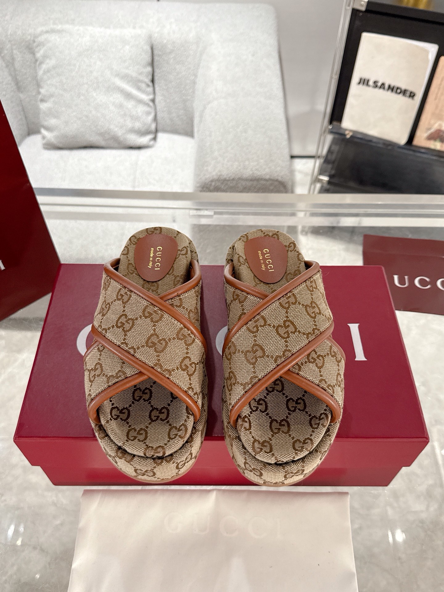 NO:232545,Couple model Gucci thick-soled classic GG cross canvas slippers Leg pulling and heightening artifact yp one to one restore, all details Material Comfort All the same as the original version Replica scale 98. Size 35-44, slippers, gucci, slippers19860909情侣款 Gucci 厚底经典GG交叉帆布拖鞋 拉腿增高神器 yp一比一还原,所有细节 材质 舒适度 全部跟原版一样了 复刻度98.码数35-44,拖鞋,gucci,slippers,Women's Shoes