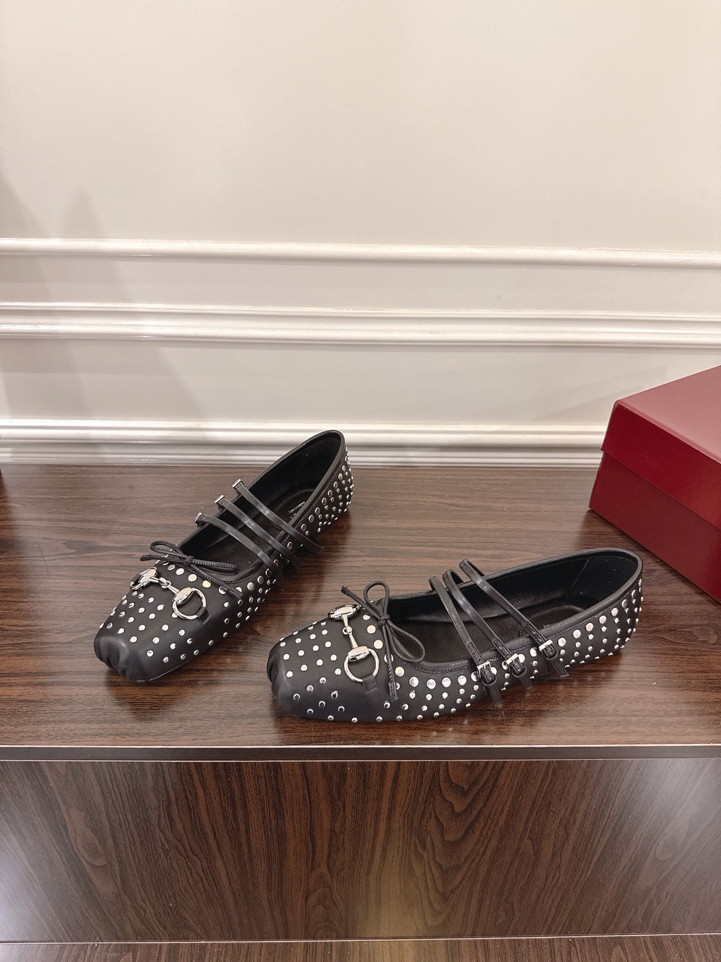 Gucci Women's Black Leather Ballerina Flats with Horsebit Detail 6 i1752077404702 2090 0 4