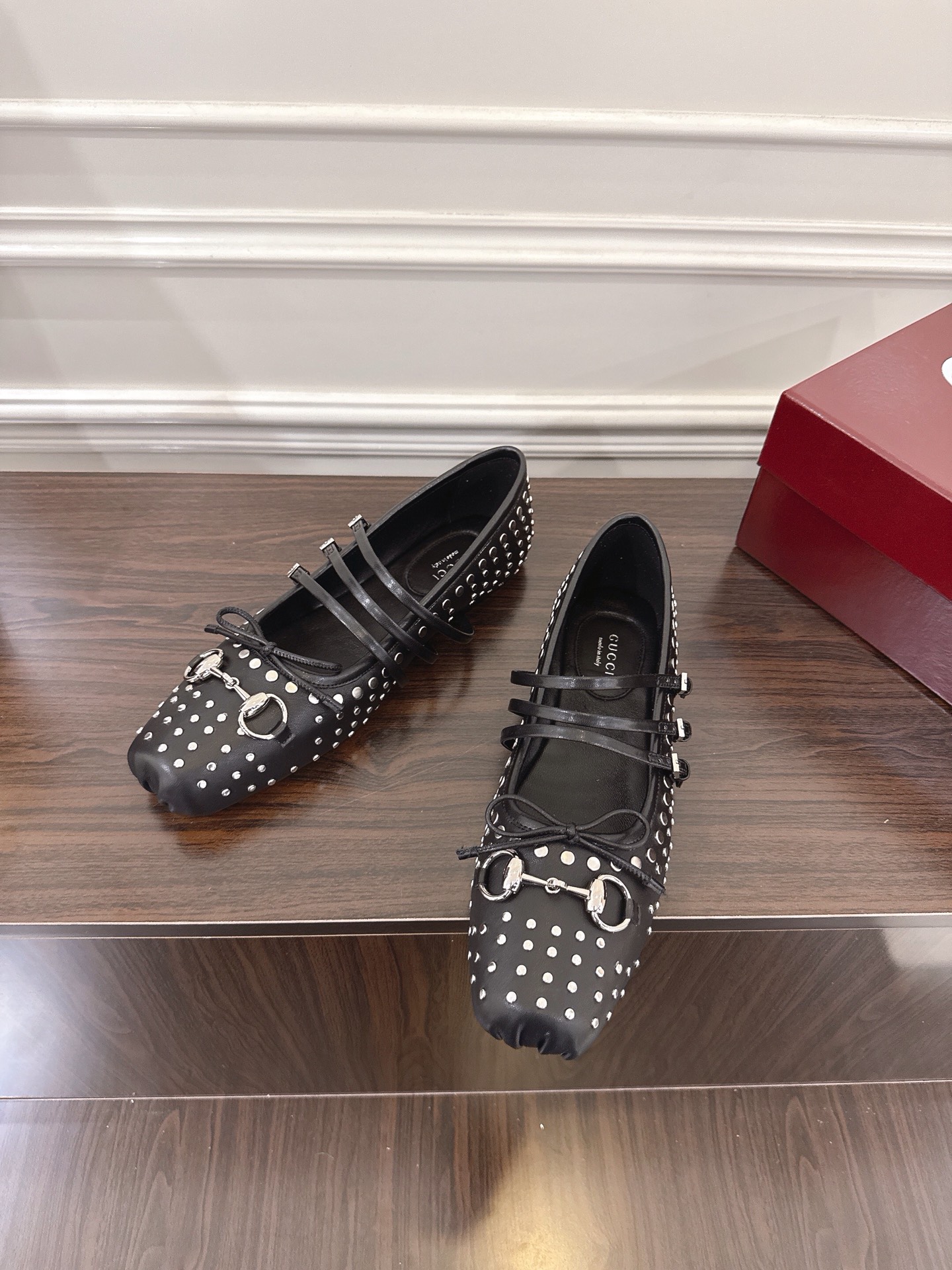Gucci Women's Black Leather Ballerina Flats with Horsebit Detail 5 i1752077404706 3542 0 3