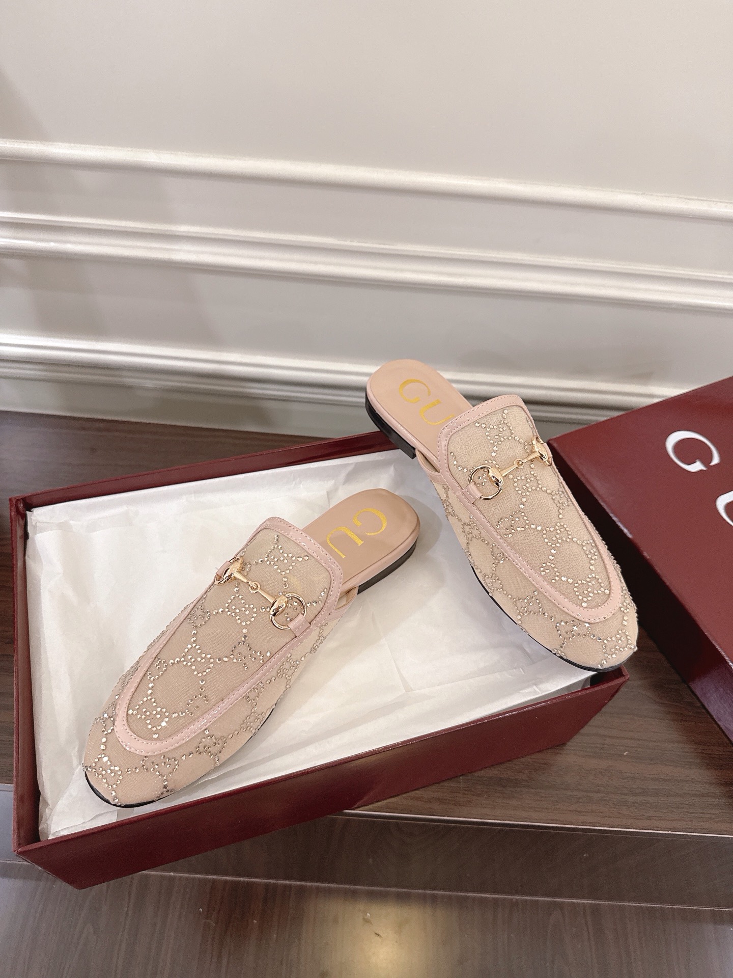 Gucci Women's Beige Horsebit Embellished Mules Slides Shoes 6 i1752079370857 4999 0 5