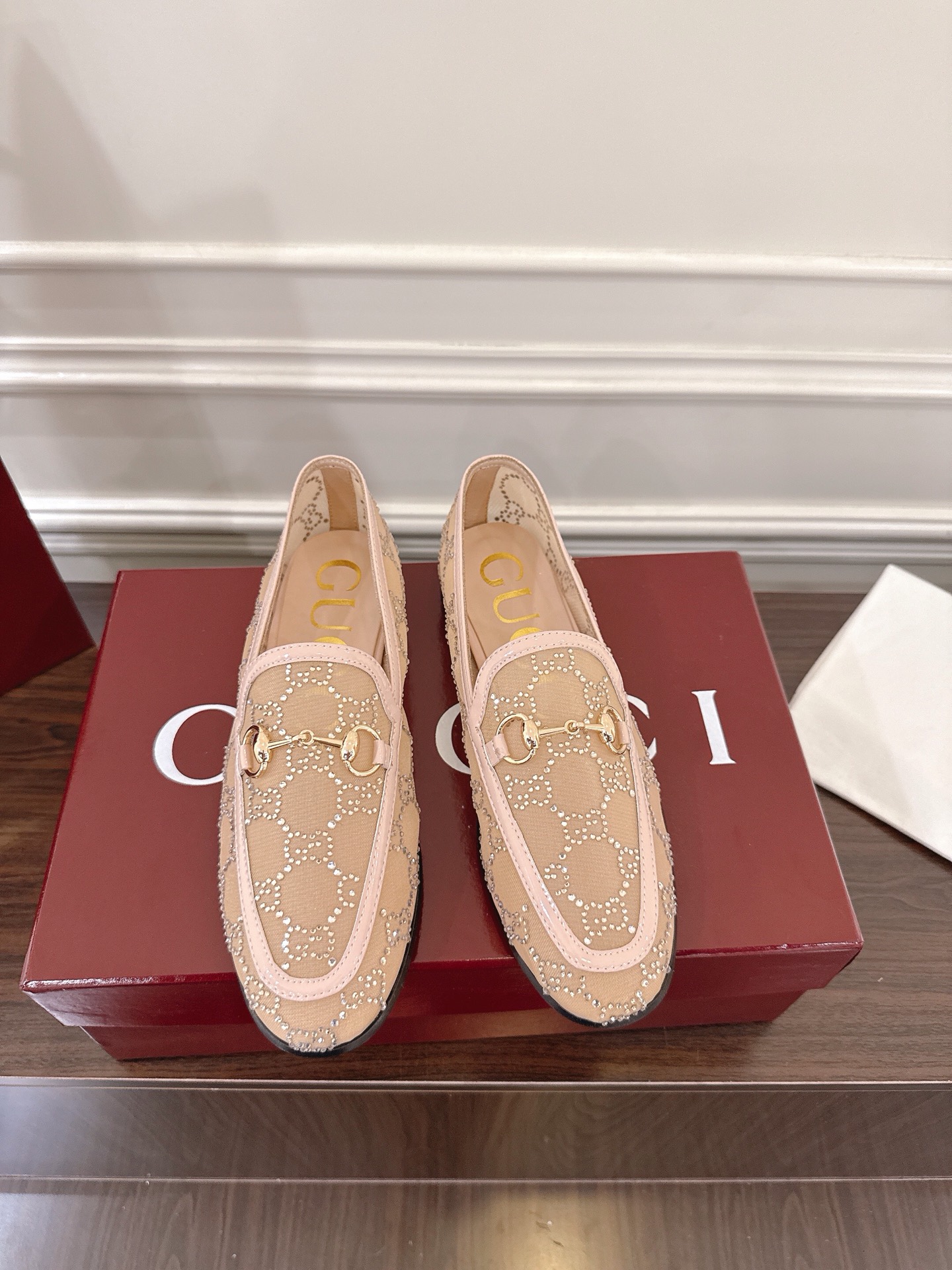 Gucci Jordaan Loafer Women's Shoes, Stylish Beige Leather with Classic Horsebit 2 i1752079655829 1829 0 0