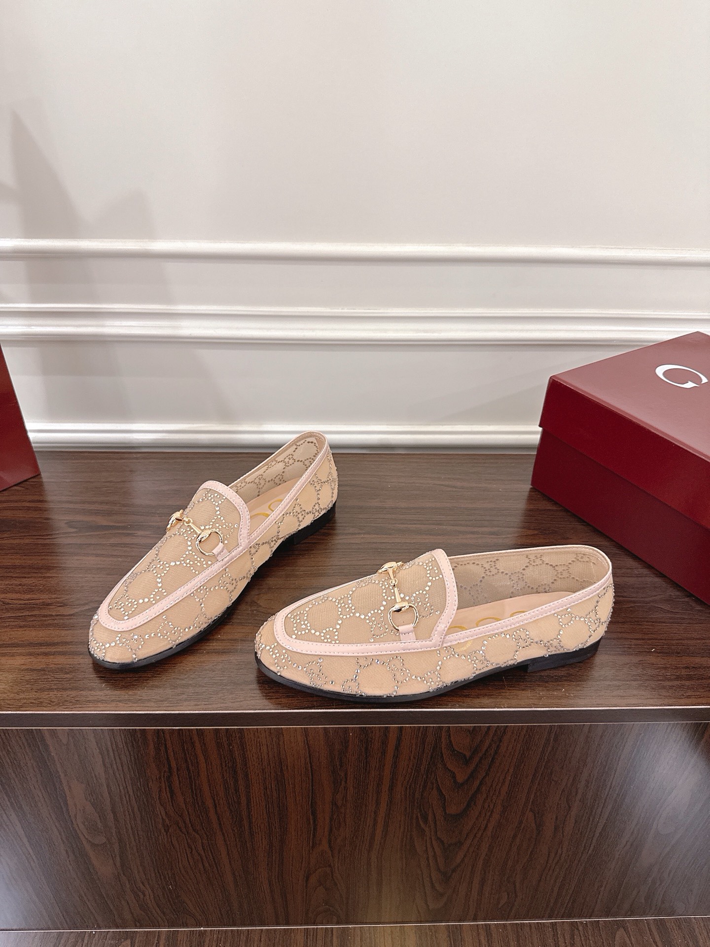 Gucci Jordaan Loafer Women's Shoes, Stylish Beige Leather with Classic Horsebit 6 i1752079659486 2316 0 4