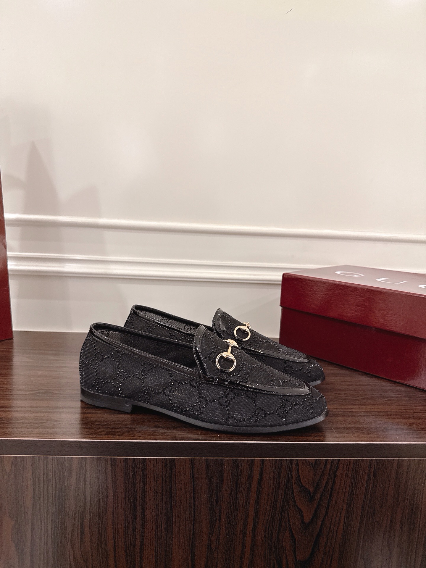 Gucci Jordaan Loafer Shoes for Women, Slip-On Style, Comfortable and Elegant 3 i1752079713153 9525 0 1