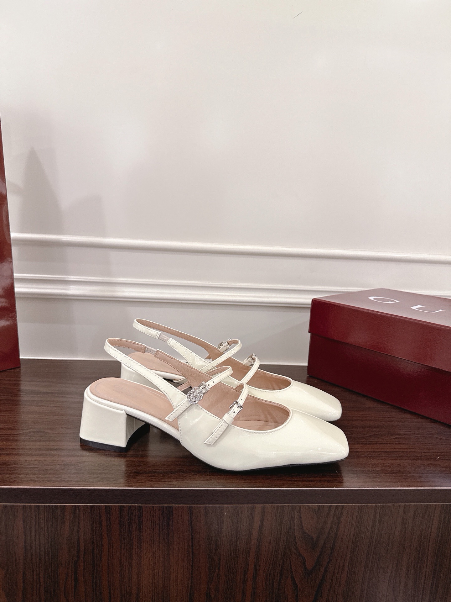 Gucci Women's Mary Jane Slingback Heels Patent Leather Ivory Size 35-42 3 i1752081503450 9054 0 2