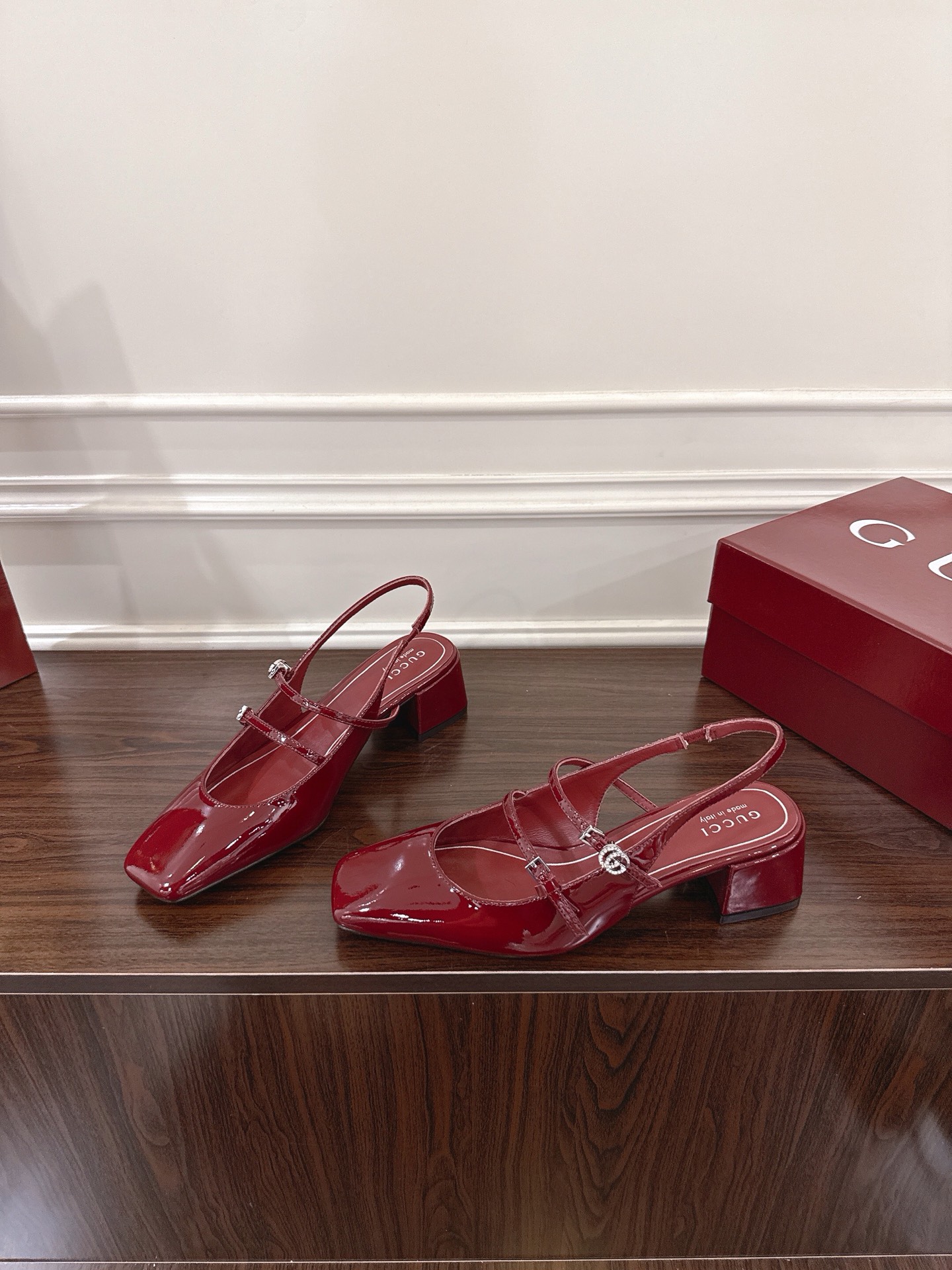 Gucci Women's Slingback Pumps - Patent Leather - Size 35-42 - Stylish Heel 5 i1752082116984 5868 0 4