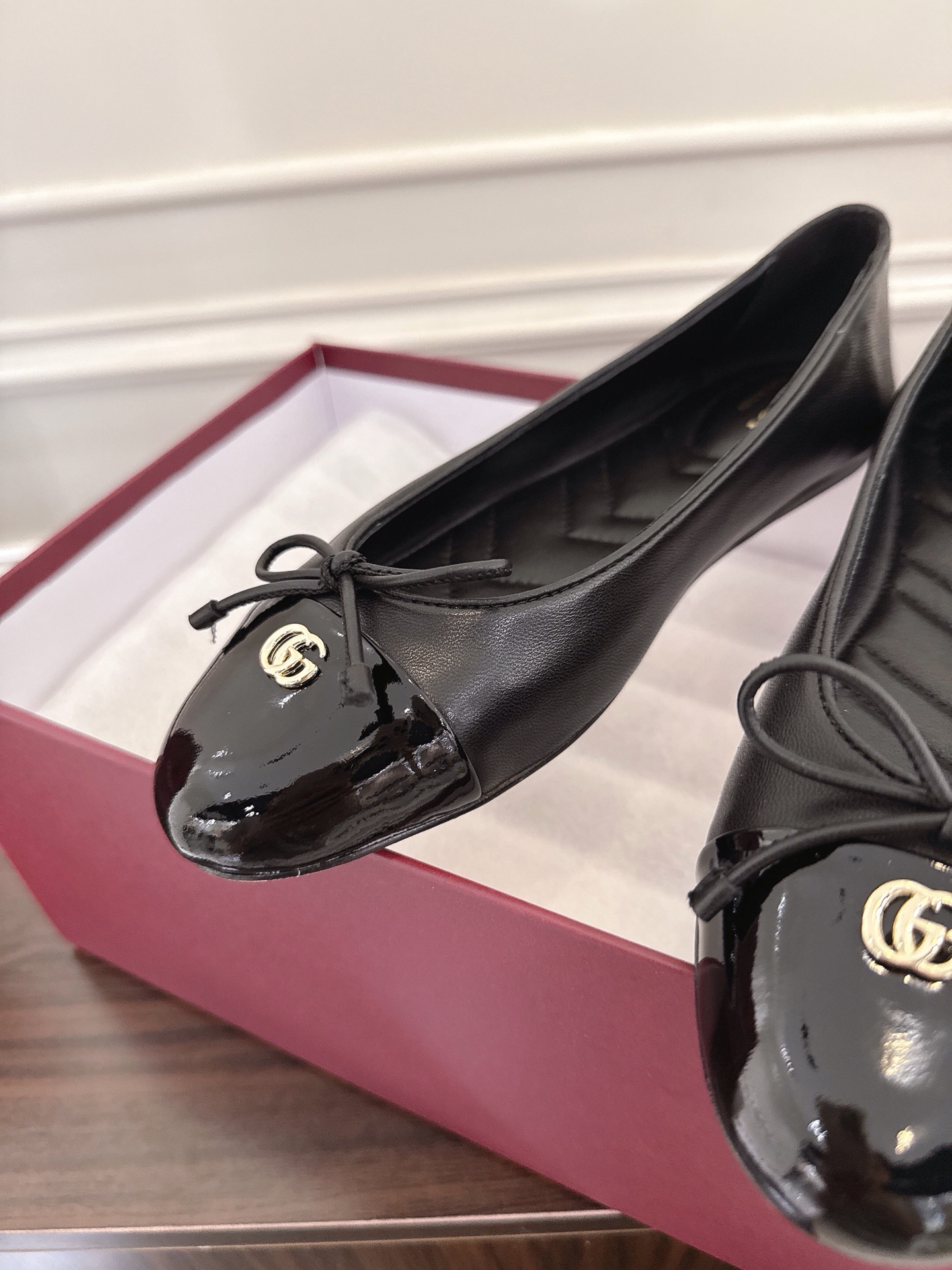 Gucci Women's Black Leather Ballerina Flats with Bow Detail - Size 35-42 8 i1752396343267 5654 0 6