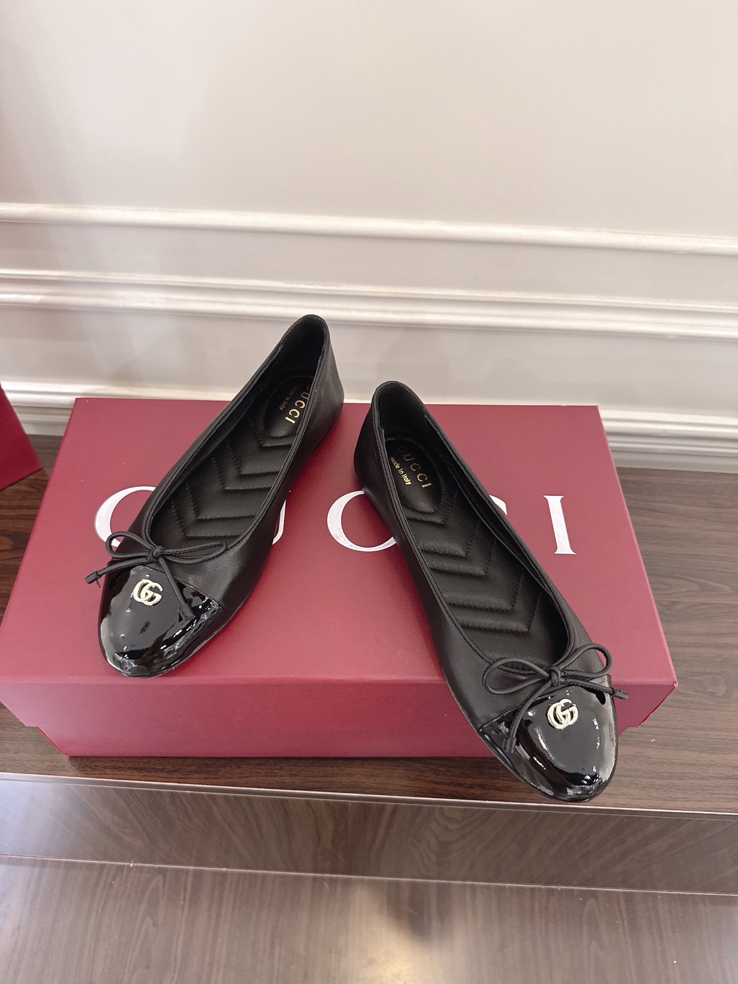 Gucci Women's Black Leather Ballerina Flats with Bow Detail - Size 35-42 3 i1752396343276 841 0 2