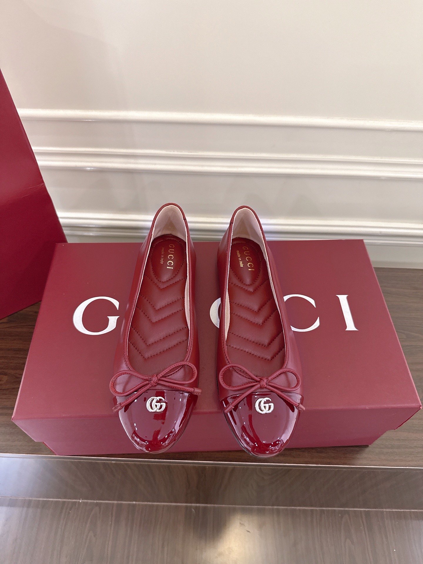 Gucci Women's Red Patent Leather Ballerina Flats with Bow Detail - Sizes 35-42 1 i1752396416696 2389 0 0