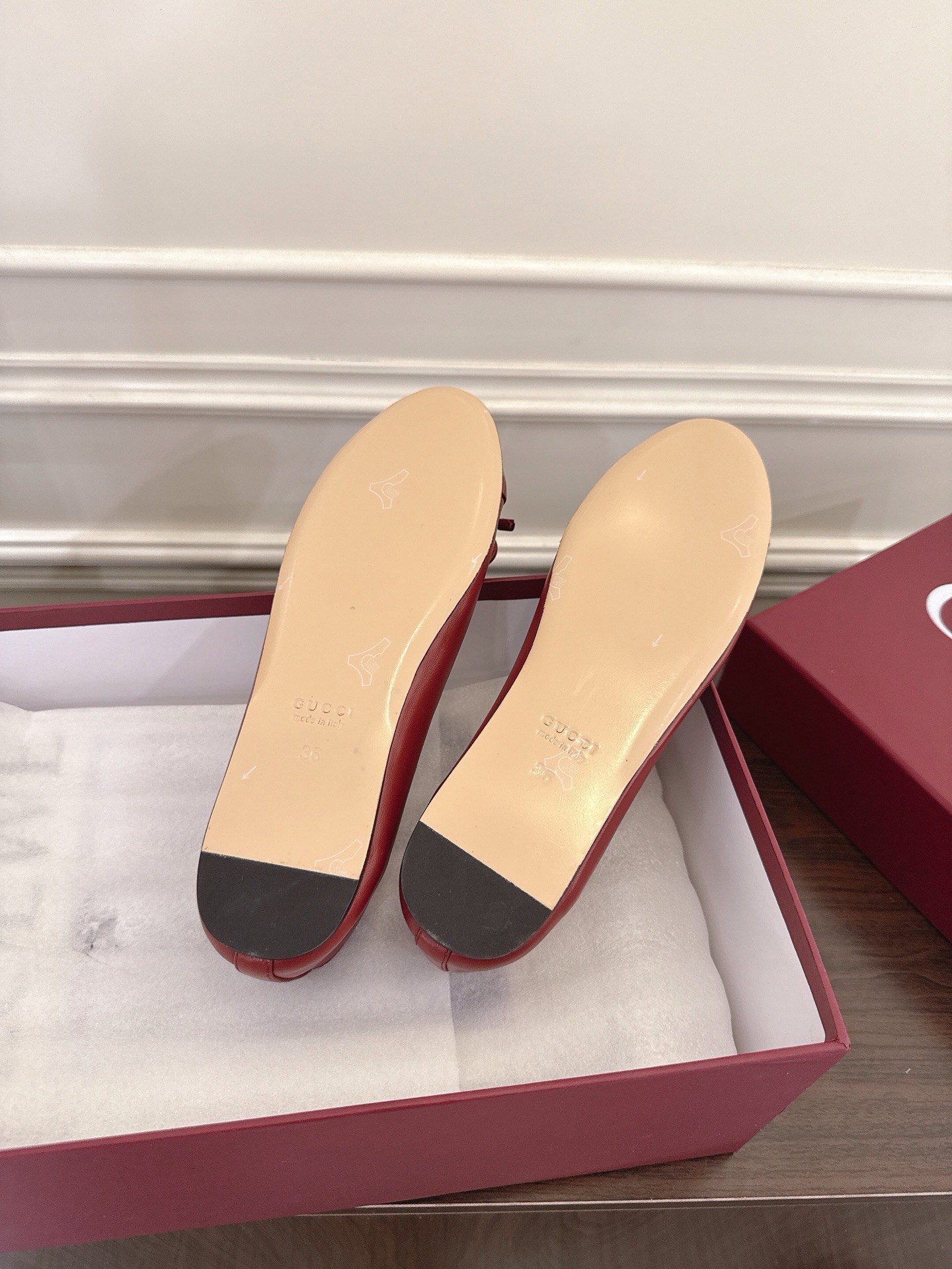Gucci Women's Red Patent Leather Ballerina Flats with Bow Detail - Sizes 35-42 9 i1752396416819 1145 0 8