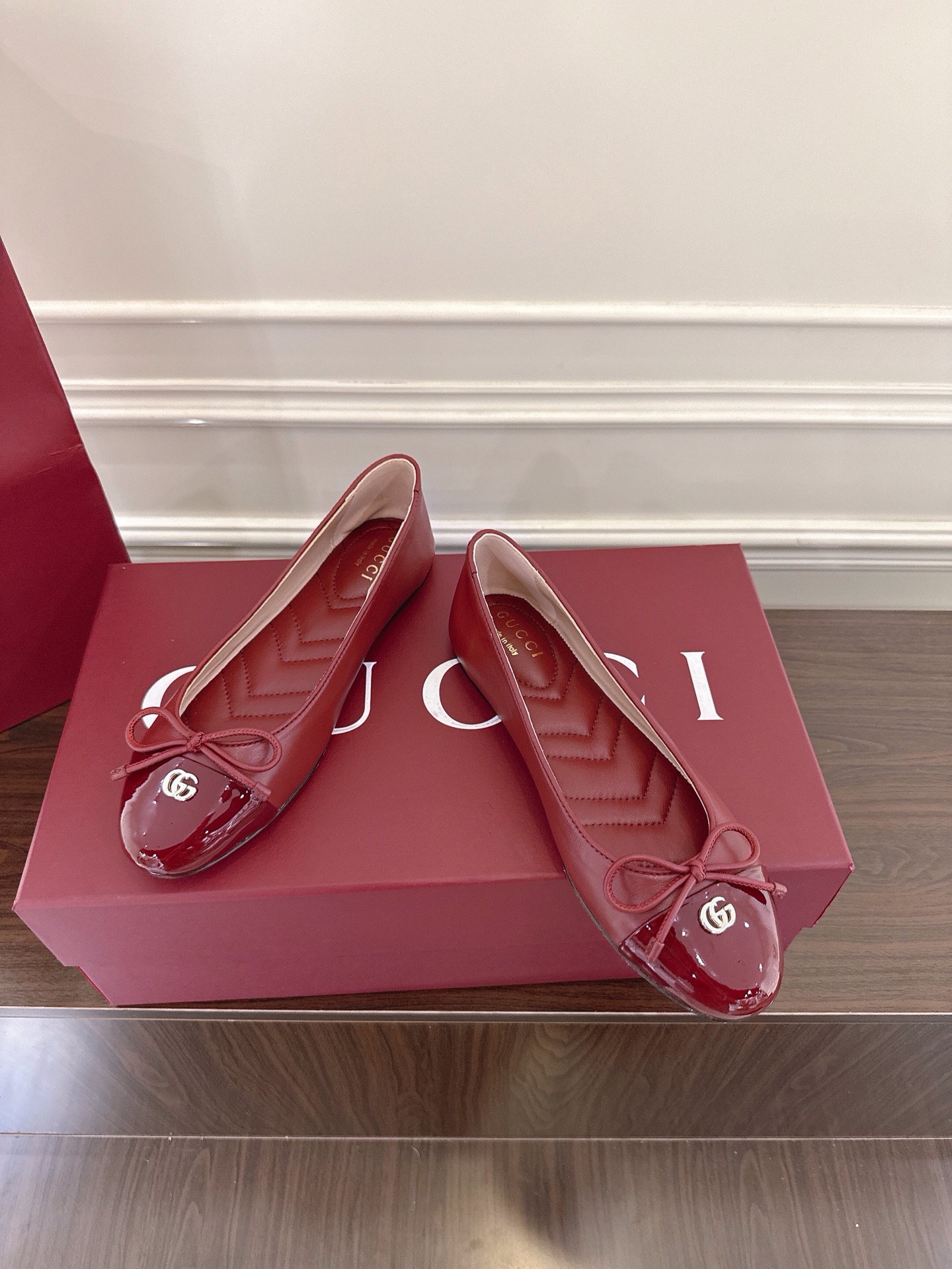 Gucci Women's Red Patent Leather Ballerina Flats with Bow Detail - Sizes 35-42 5 i1752396421705 6372 0 4