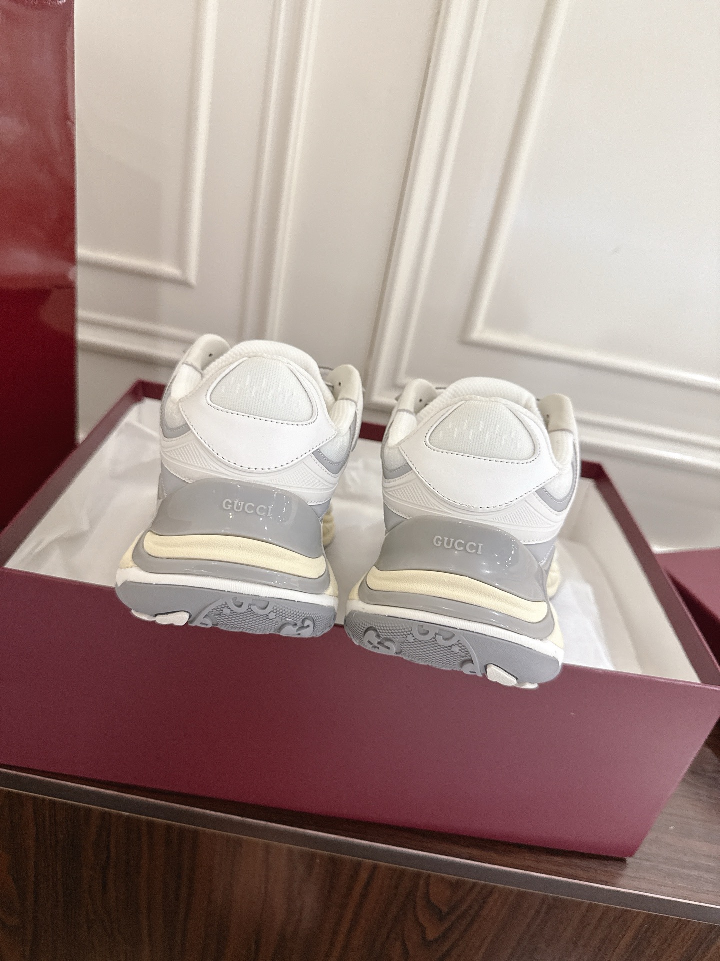 Gucci 2.0 スニーカー カップル用 休暇に最適なレトロデザイン