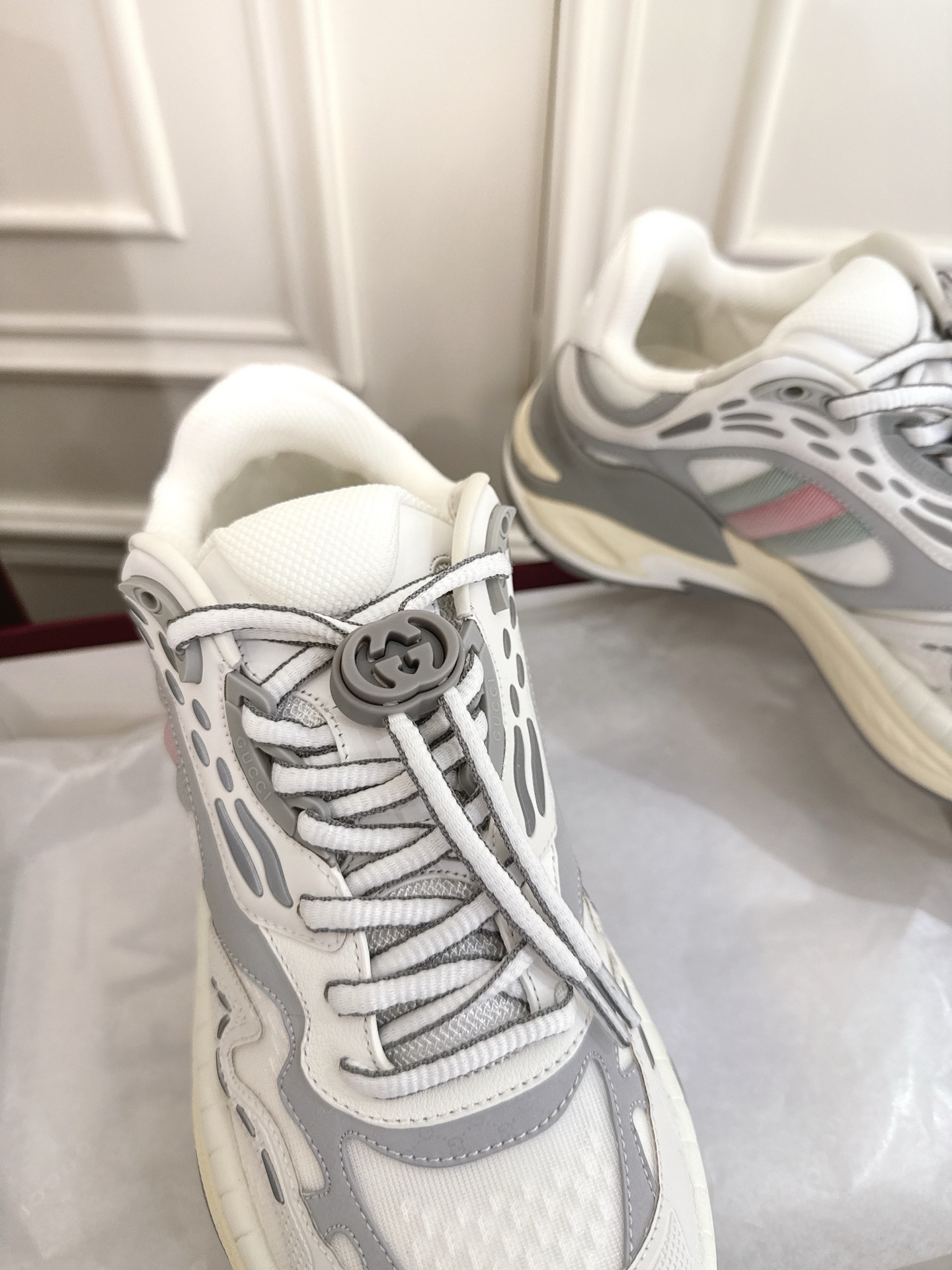 Gucci 2.0 スニーカー カップル用 休暇に最適なレトロデザイン