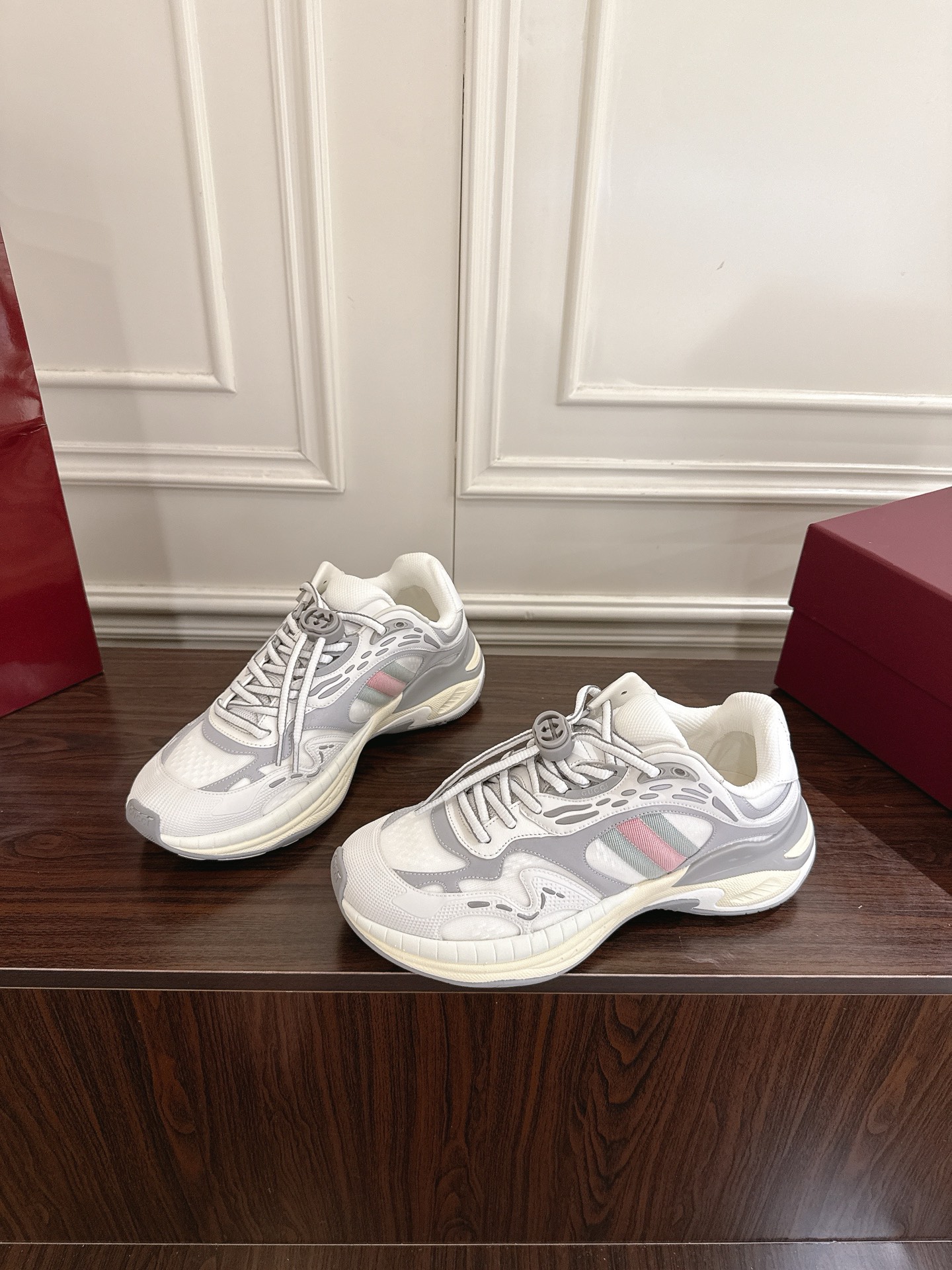 Gucci 2.0 スニーカー カップル用 休暇に最適なレトロデザイン