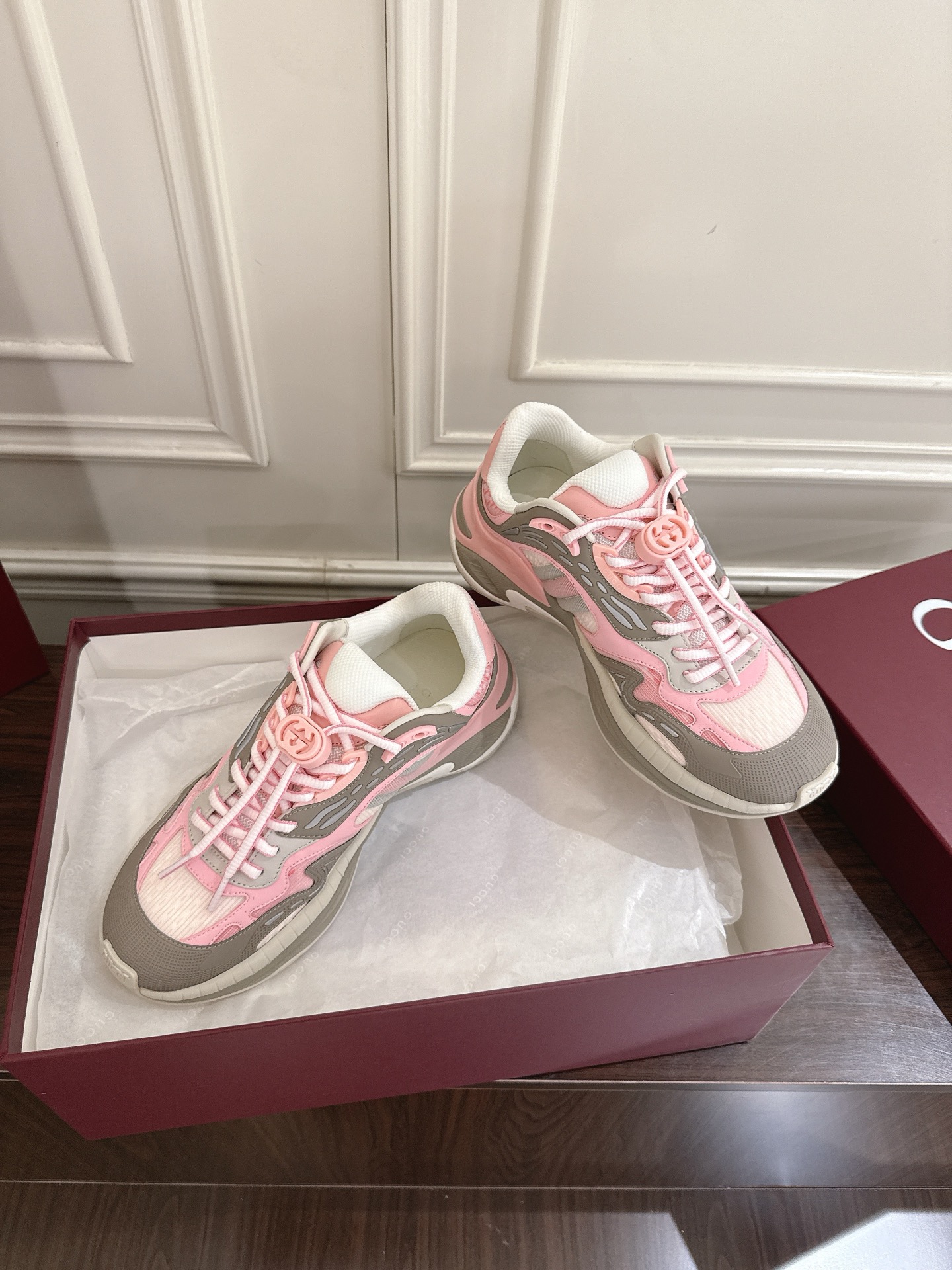 Gucci 女款670 スポーツシューズ トップクラス