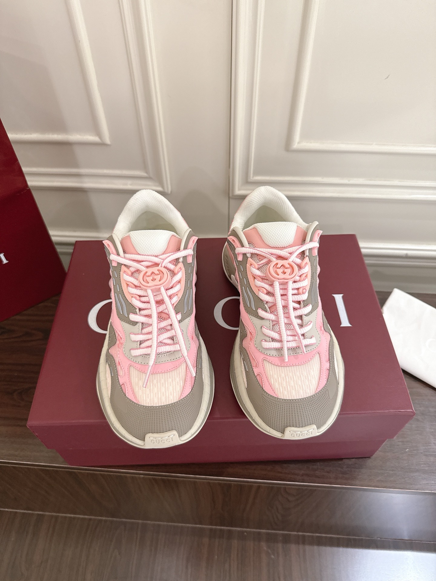 Gucci 女款670 スポーツシューズ トップクラス