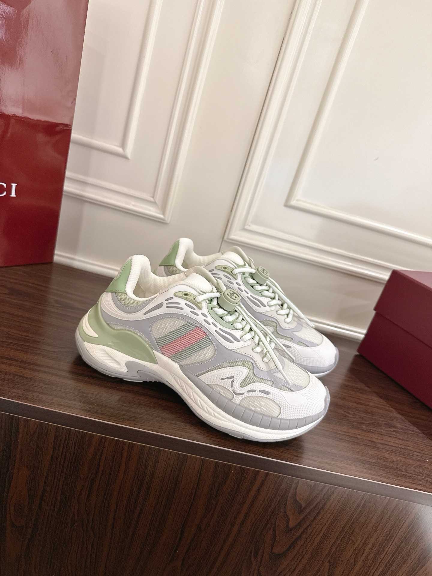 Gucci 2.0 スニーカー 男女兼用 Retro & Comfort