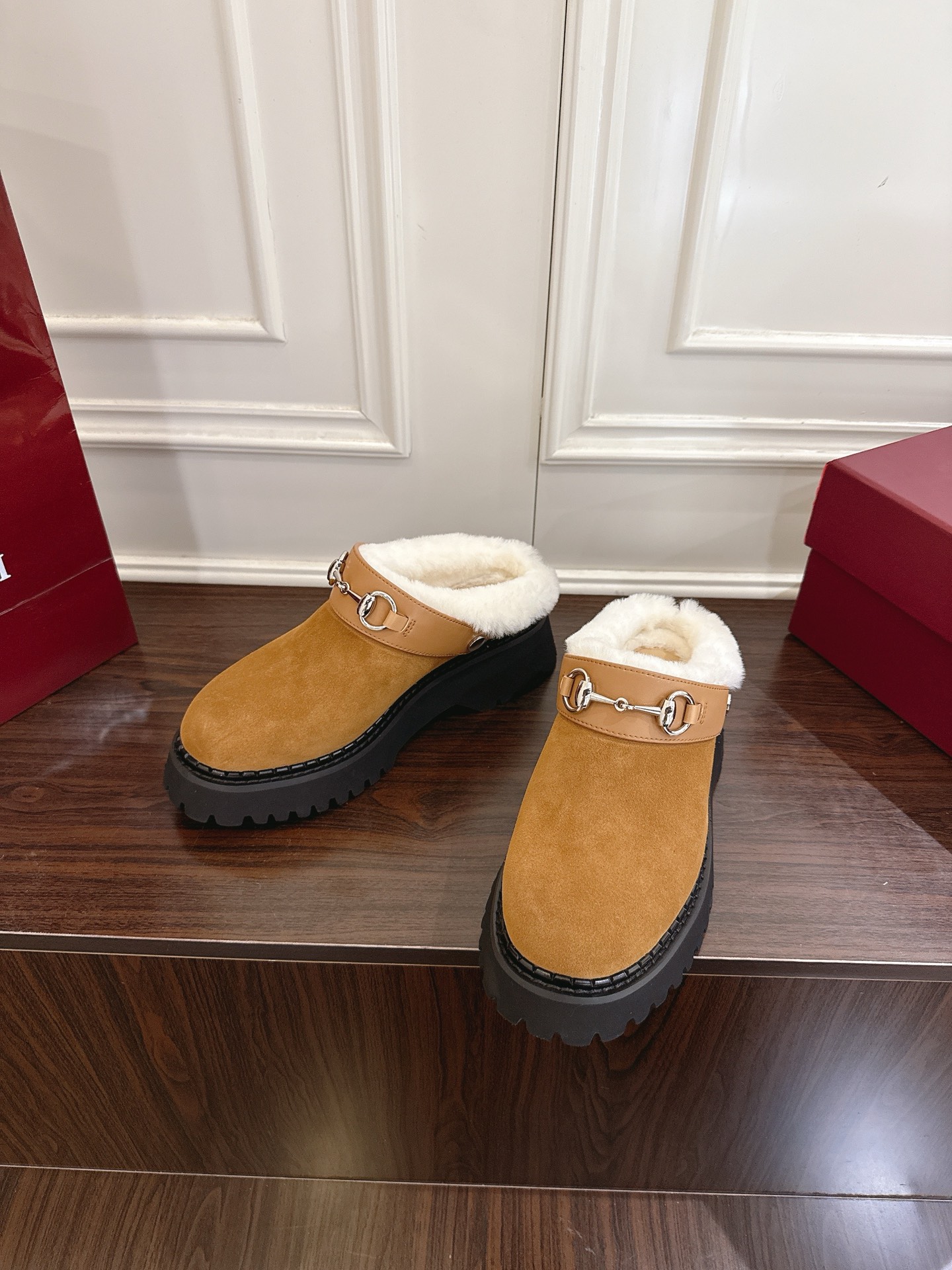 Gucci 馬衔扣羊毛ムーラーシューズ