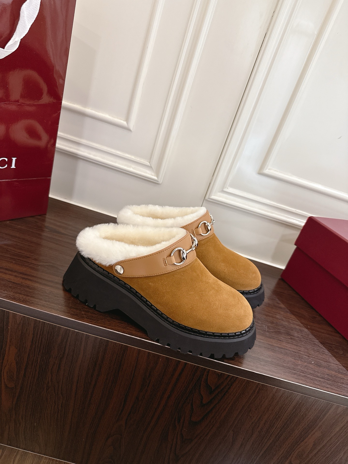 Gucci 馬衔扣羊毛ムーラーシューズ