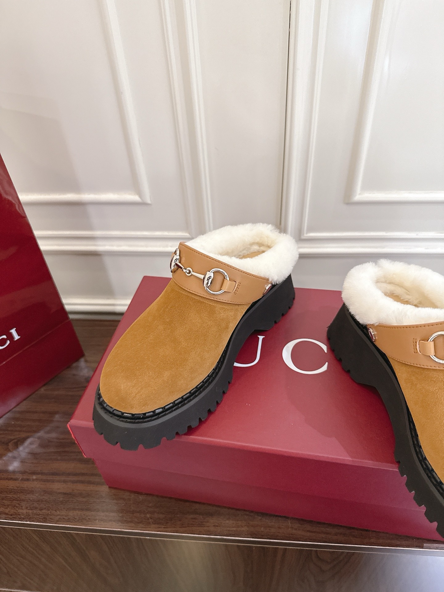 Gucci 馬衔扣羊毛ムーラーシューズ