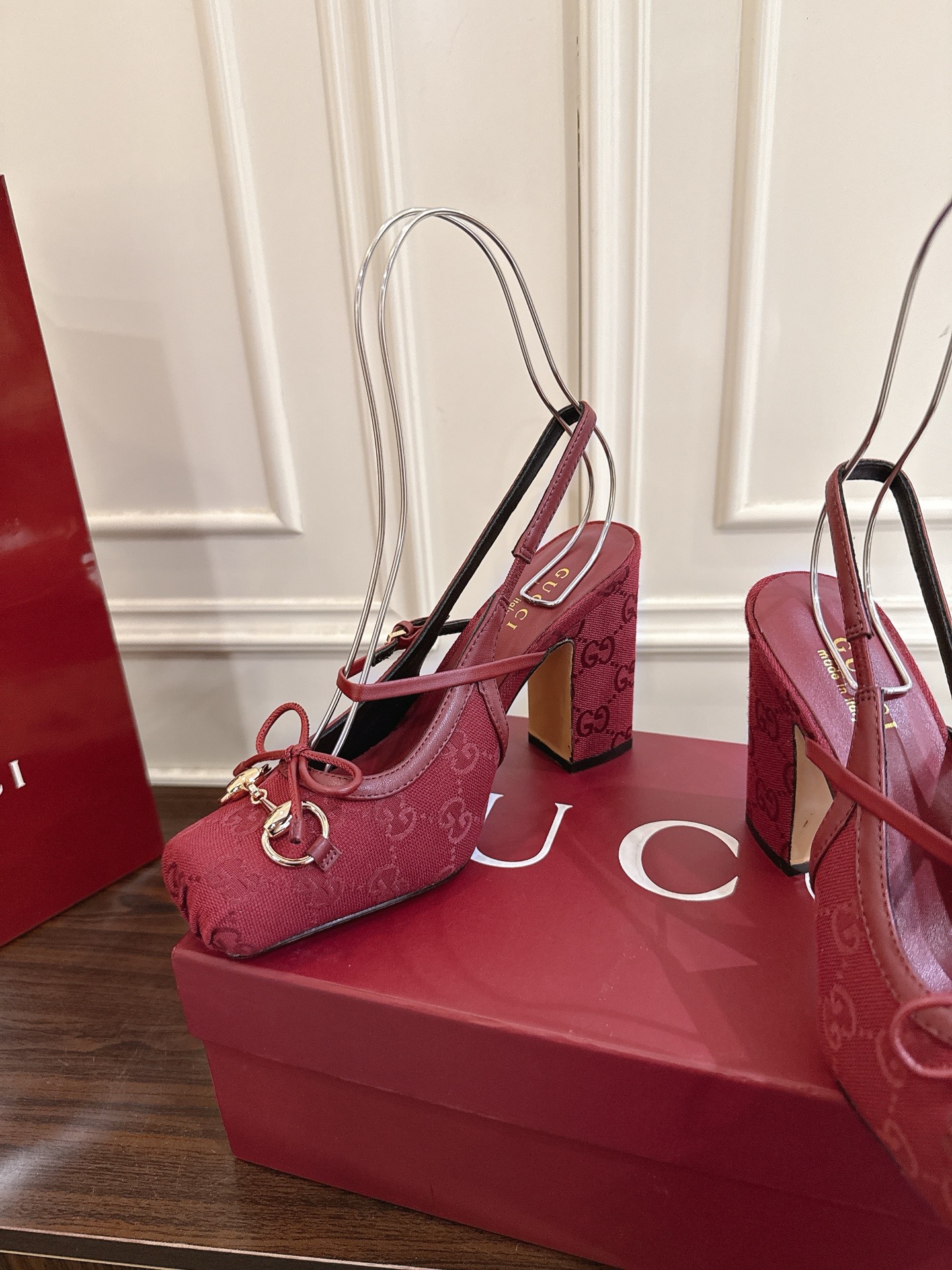 Gucci Horsebit系列女士后系带浅口鞋