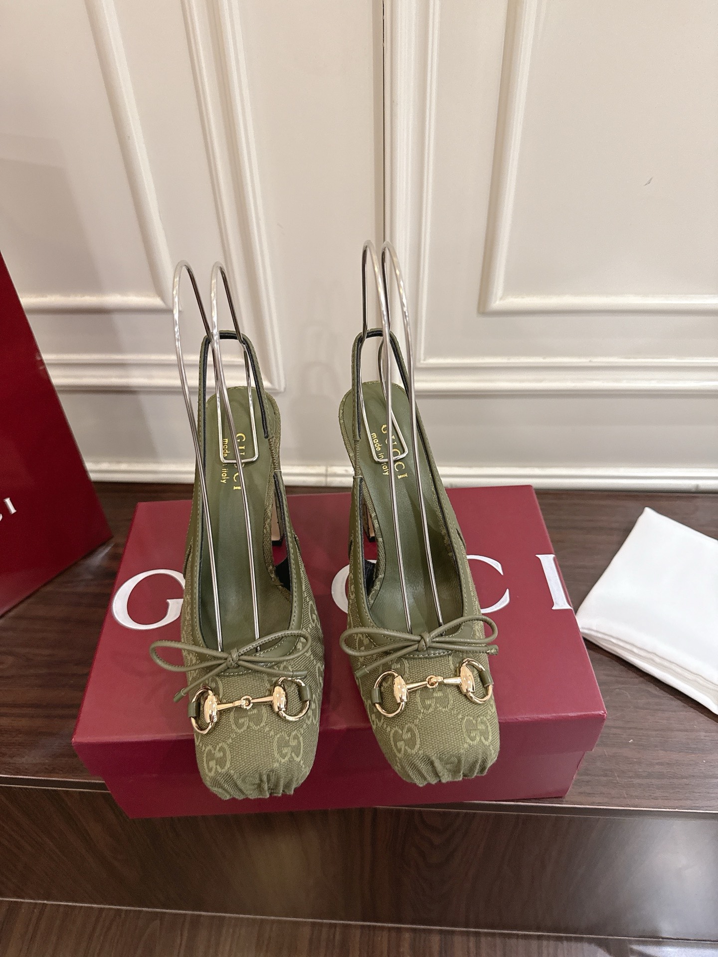 Gucci Horsebit系列女士后系带浅口鞋