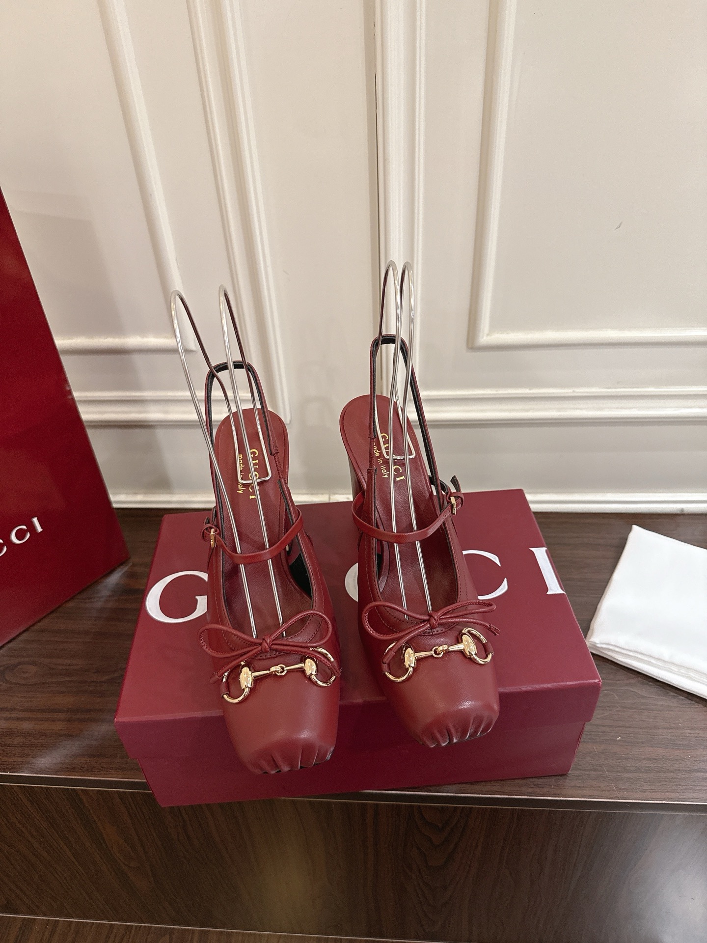 Gucci Horsebit系列女士后系带浅口鞋